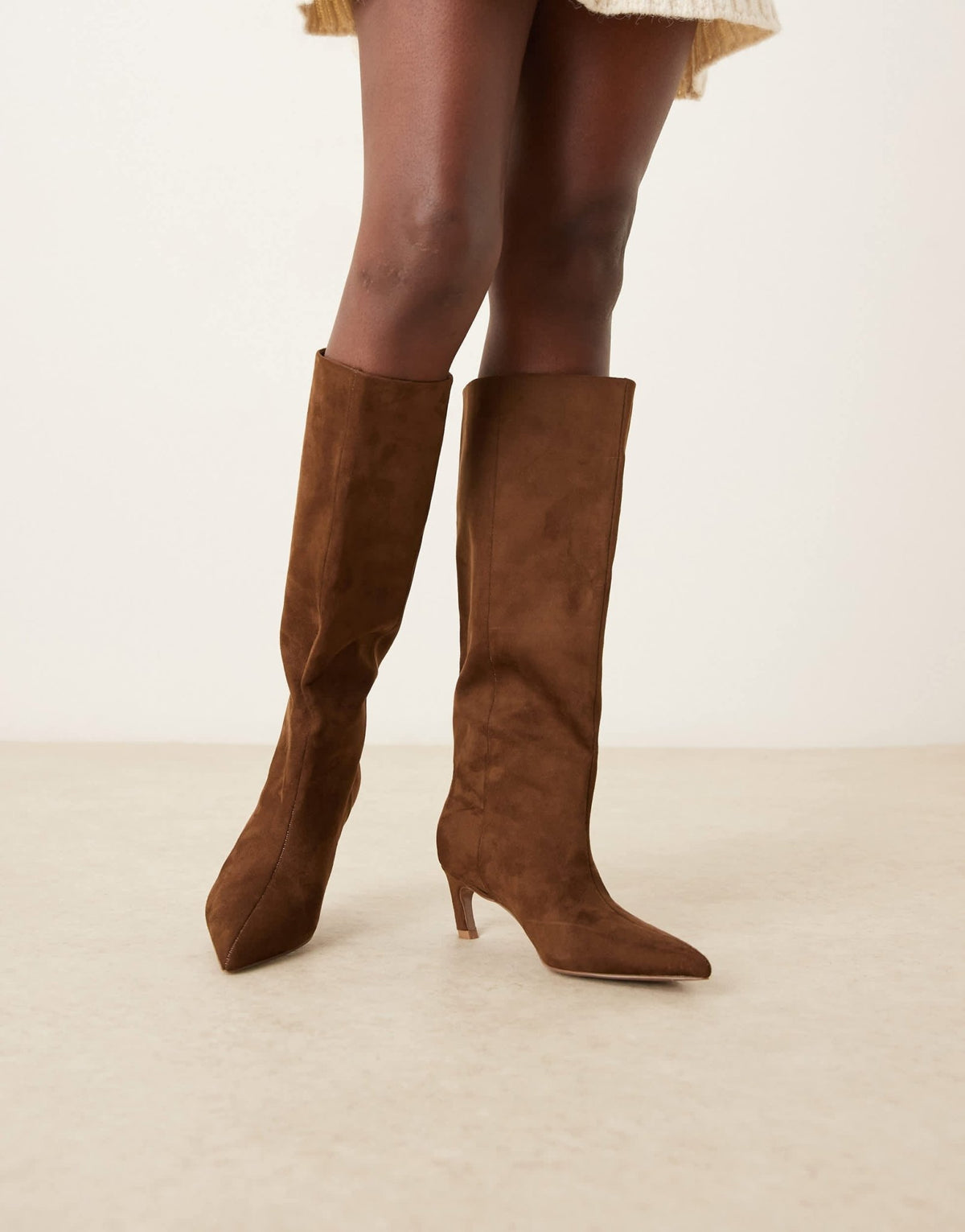 ASOS DESIGN Wide Fit Carmel pull-on kitten heeled knee boots in chocolate suedette - ASOS Sample Sale