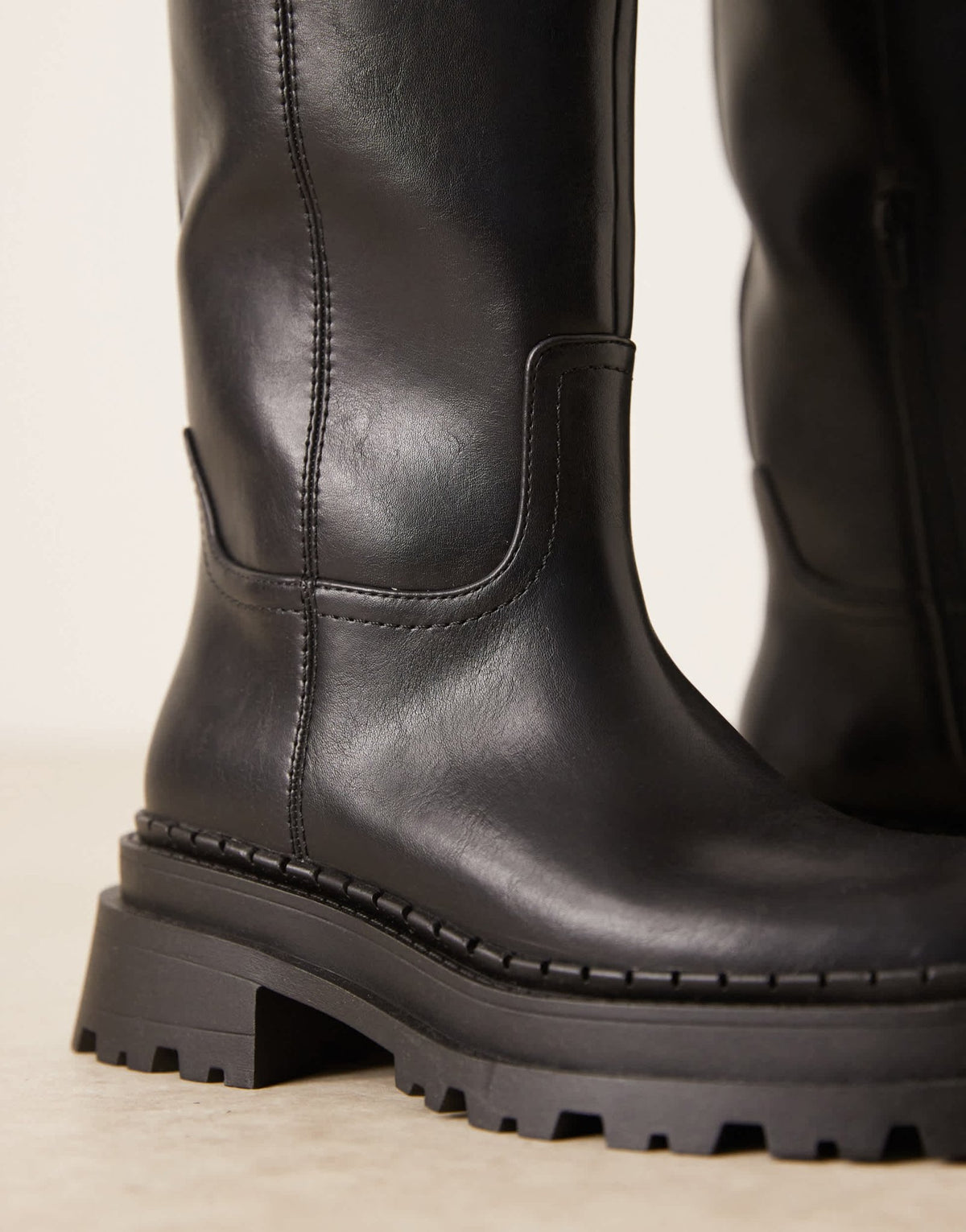 ASOS DESIGN Wide Fit Cecilia chunky flat knee boots in black - ASOS Sample Sale