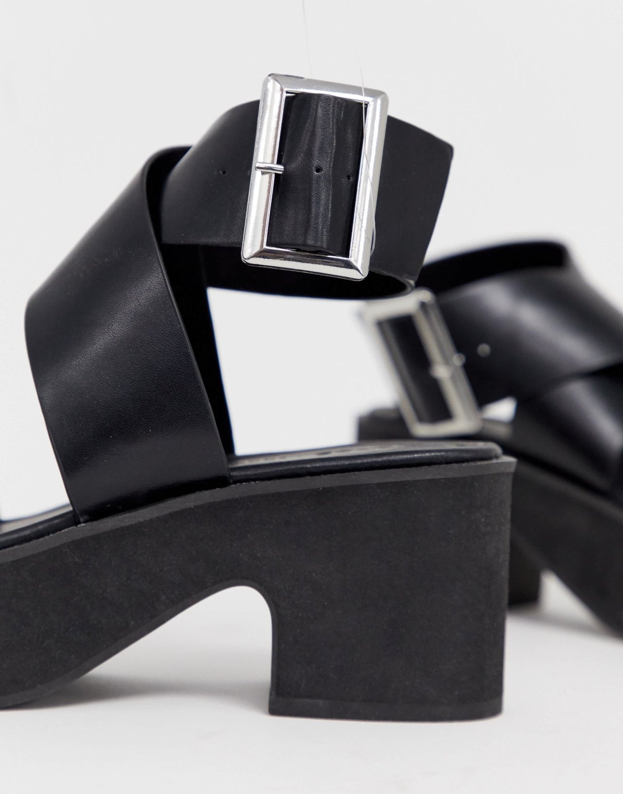 ASOS DESIGN Wide Fit Halford chunky heeled sandal in black - ASOS Sample Sale