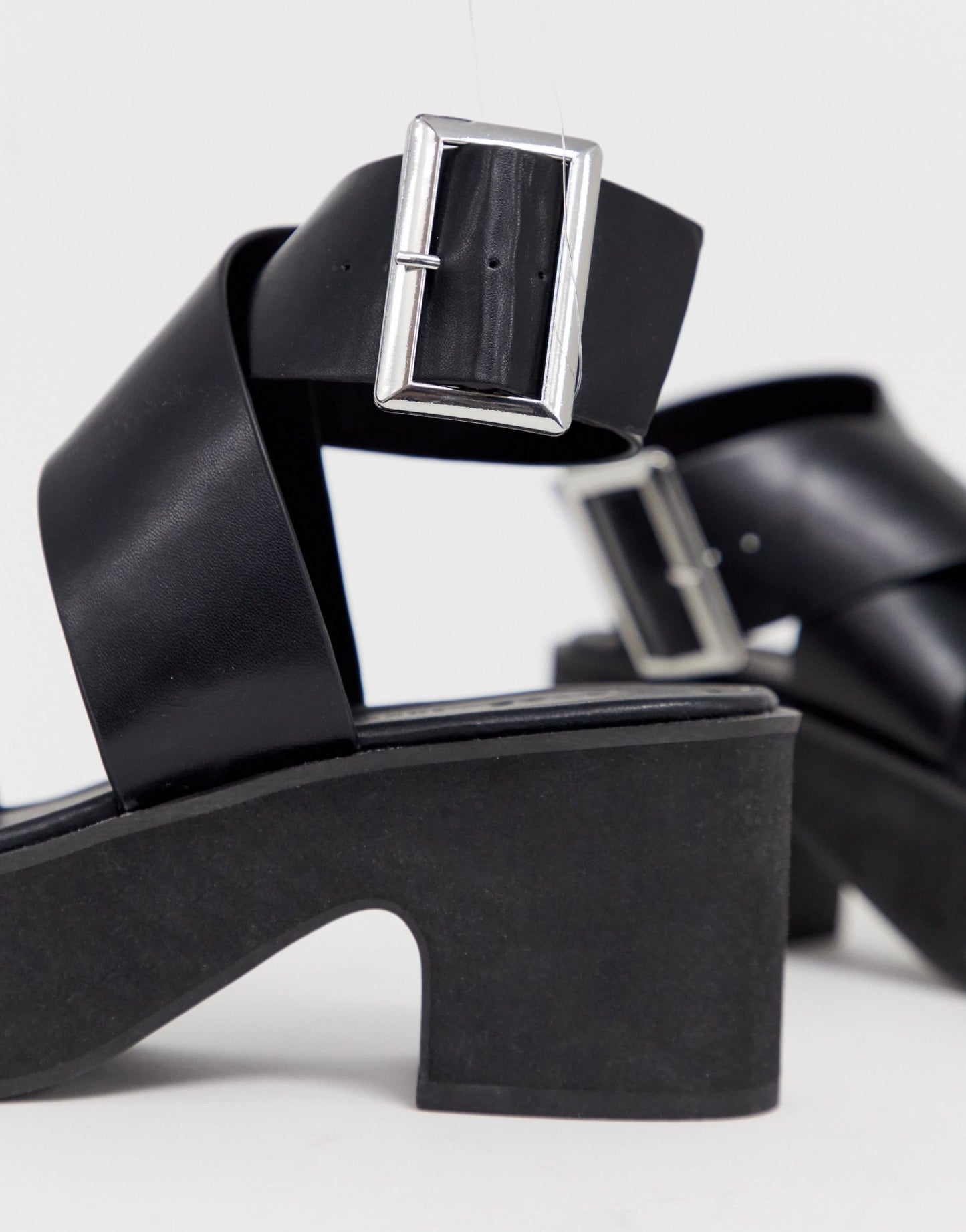ASOS DESIGN Wide Fit Halford chunky heeled sandal in black - ASOS Sample Sale