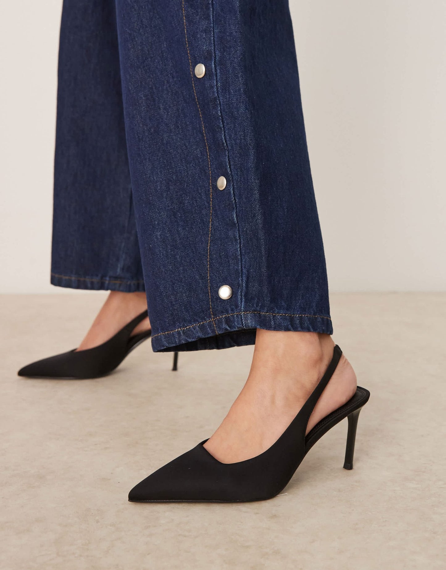 ASOS DESIGN Wide Fit Spicy slingback stiletto mid shoes in black - ASOS Sample Sale
