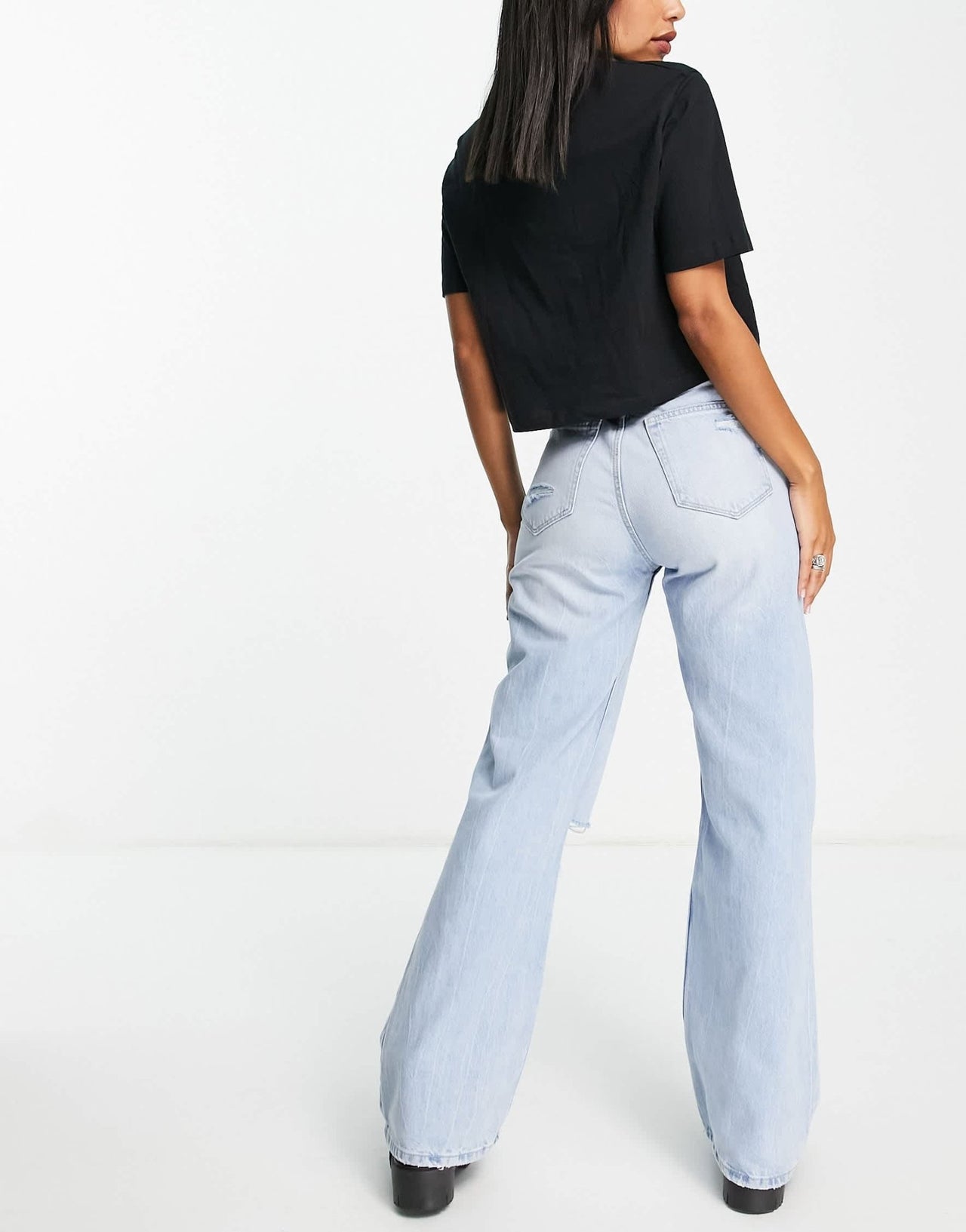 Bershka 90's straight jeans in vintage blue - ASOS Sample Sale