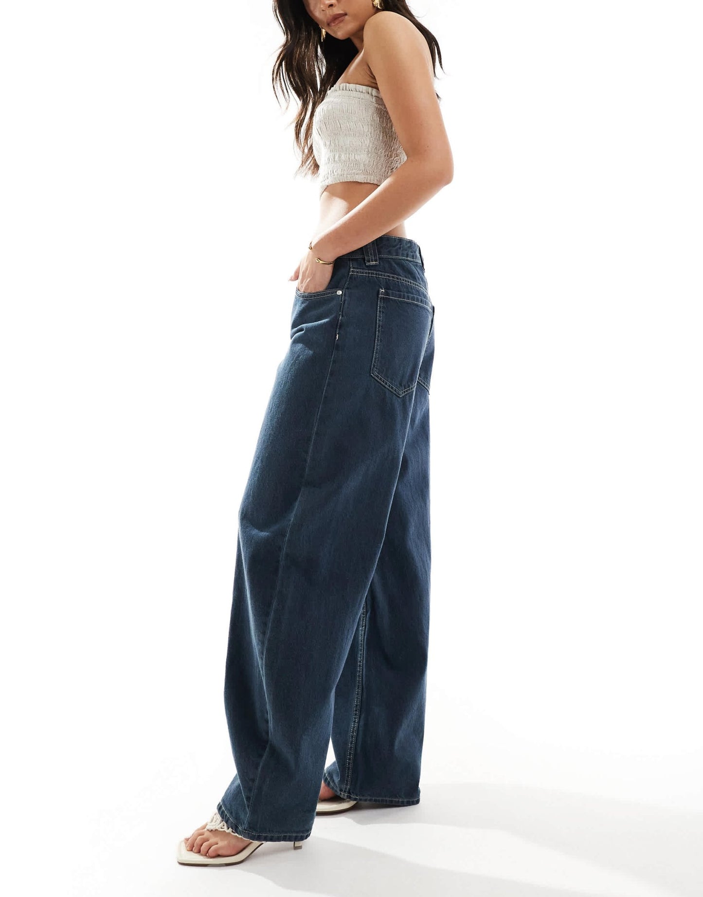 Bershka baggy balloon leg jeans in dark blue - ASOS Sample Sale