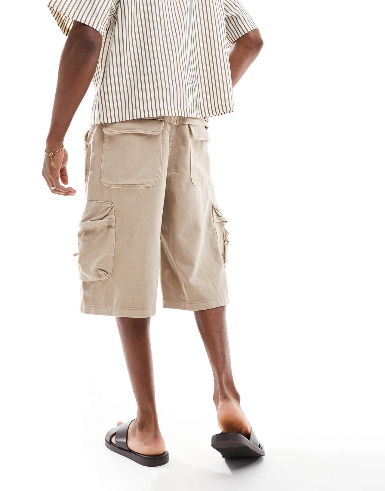 Bershka baggy cargo short in ecru - ASOS Sample Sale
