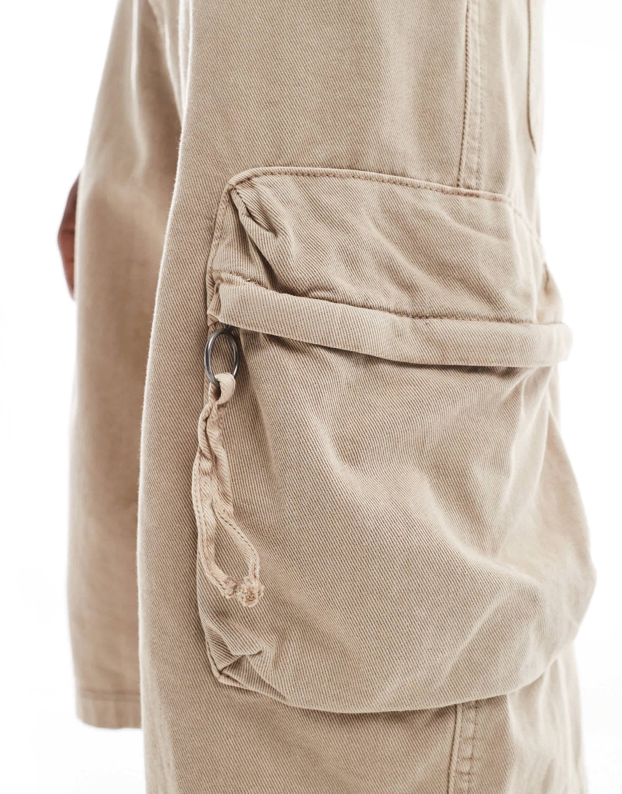 Bershka baggy cargo short in ecru - ASOS Sample Sale