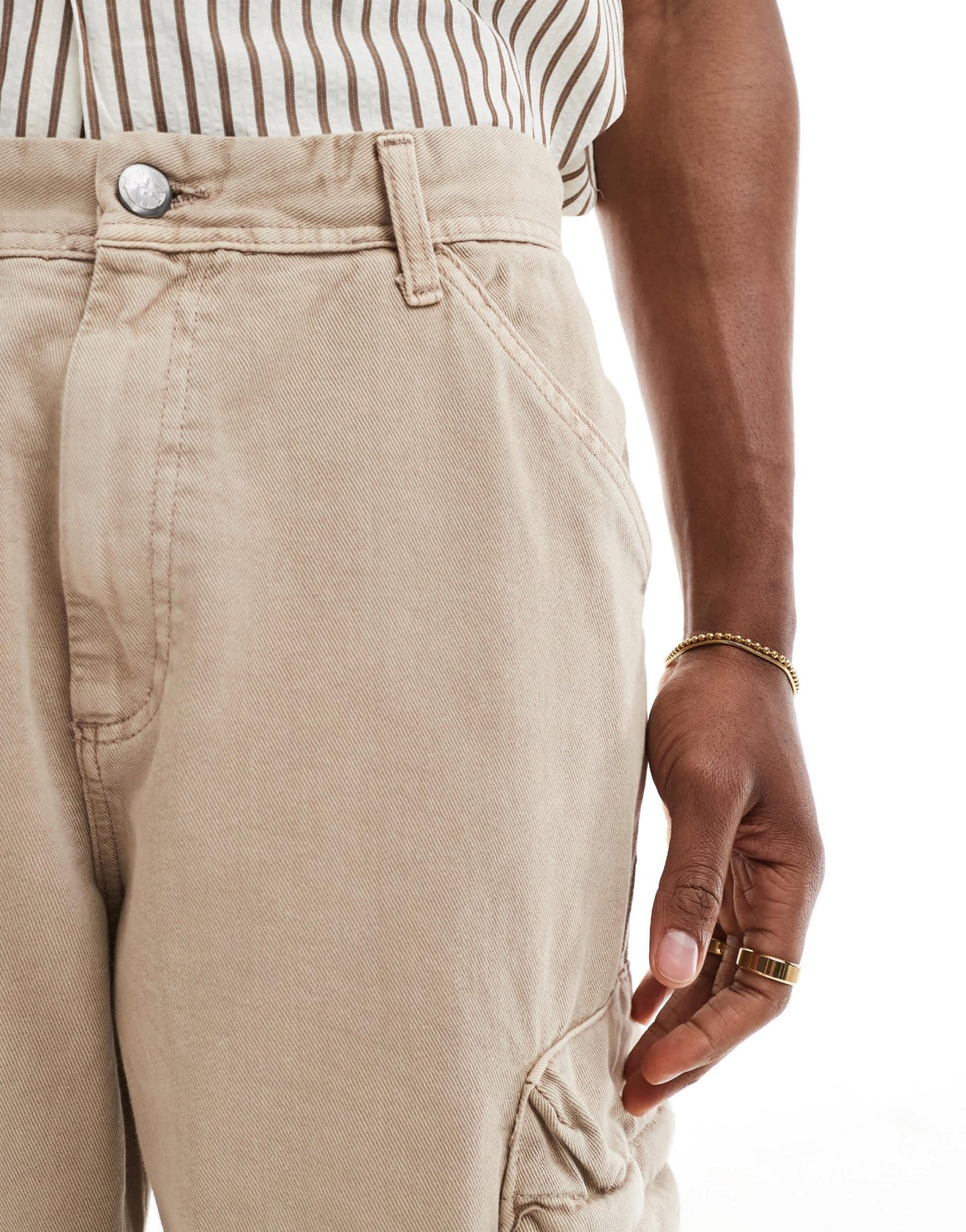Bershka baggy cargo short in ecru - ASOS Sample Sale