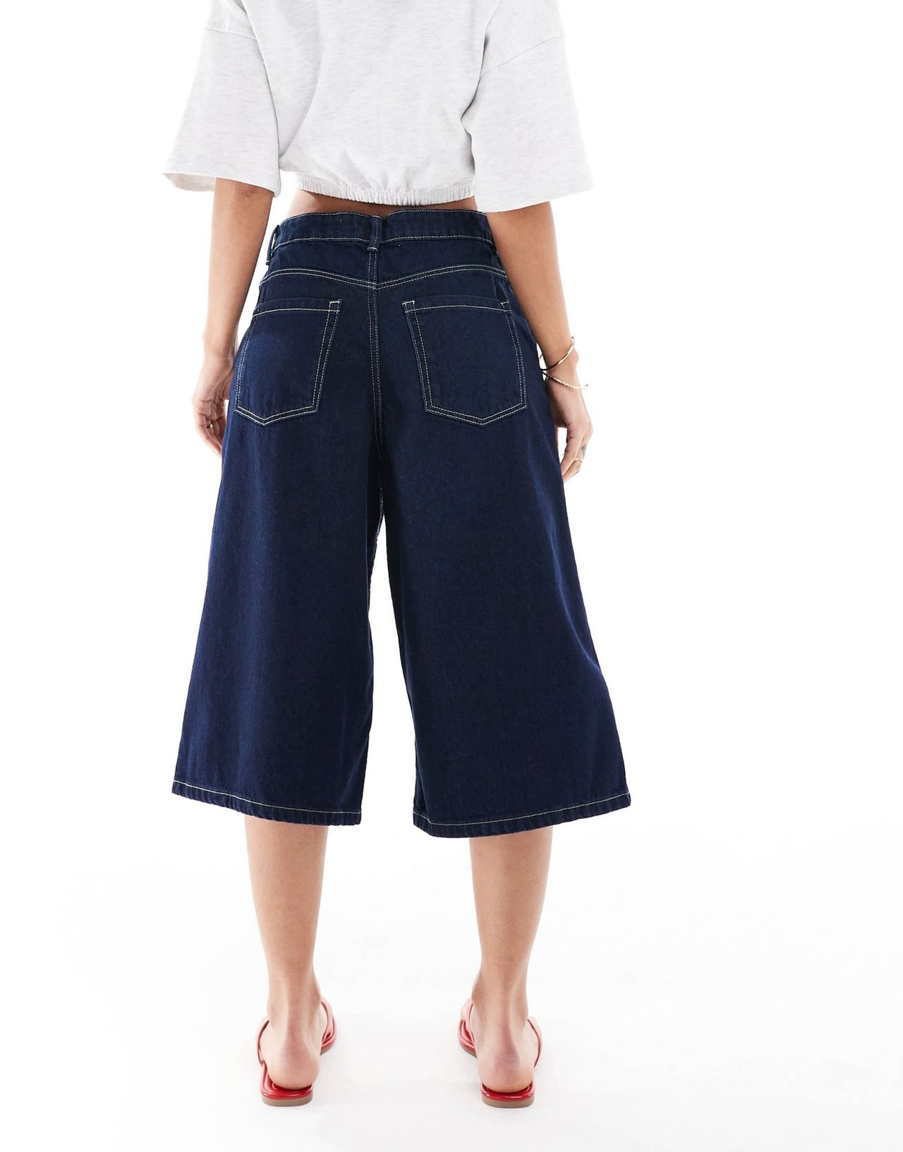 Bershka baggy denim jorts in authentic indigo - ASOS Sample Sale