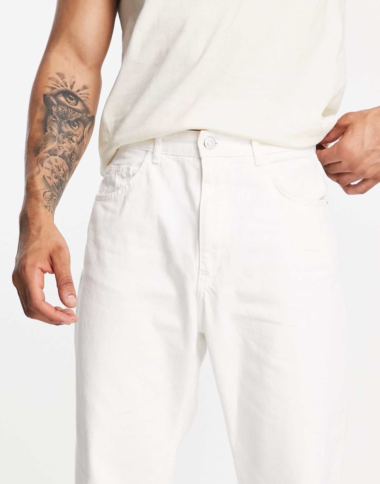 Bershka baggy jeans in white - ASOS Sample Sale