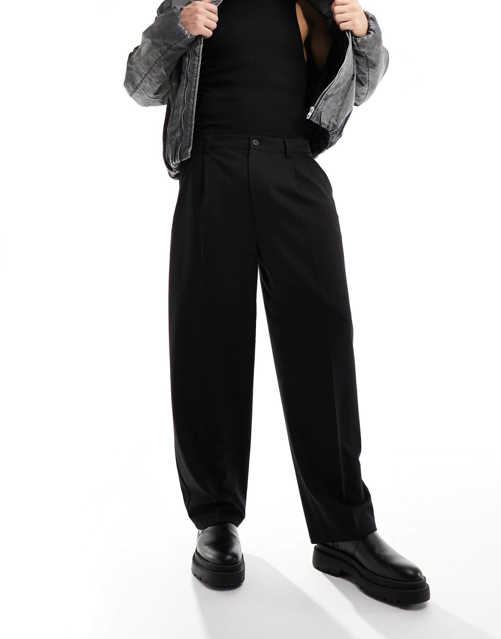 Bershka baggy tailored trouser in black - ASOS Sample Sale