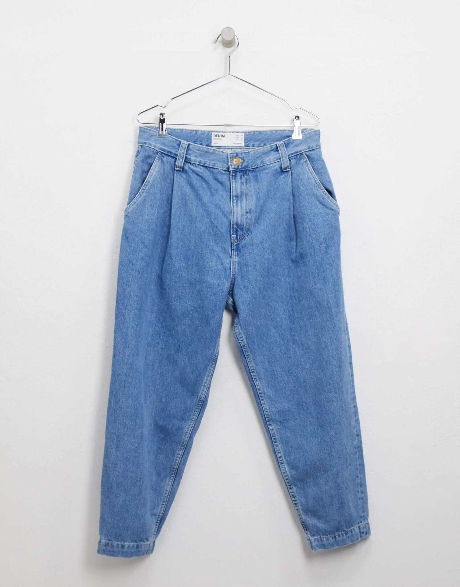 Bershka balloon fit jeans in light blue - ASOS Sample Sale