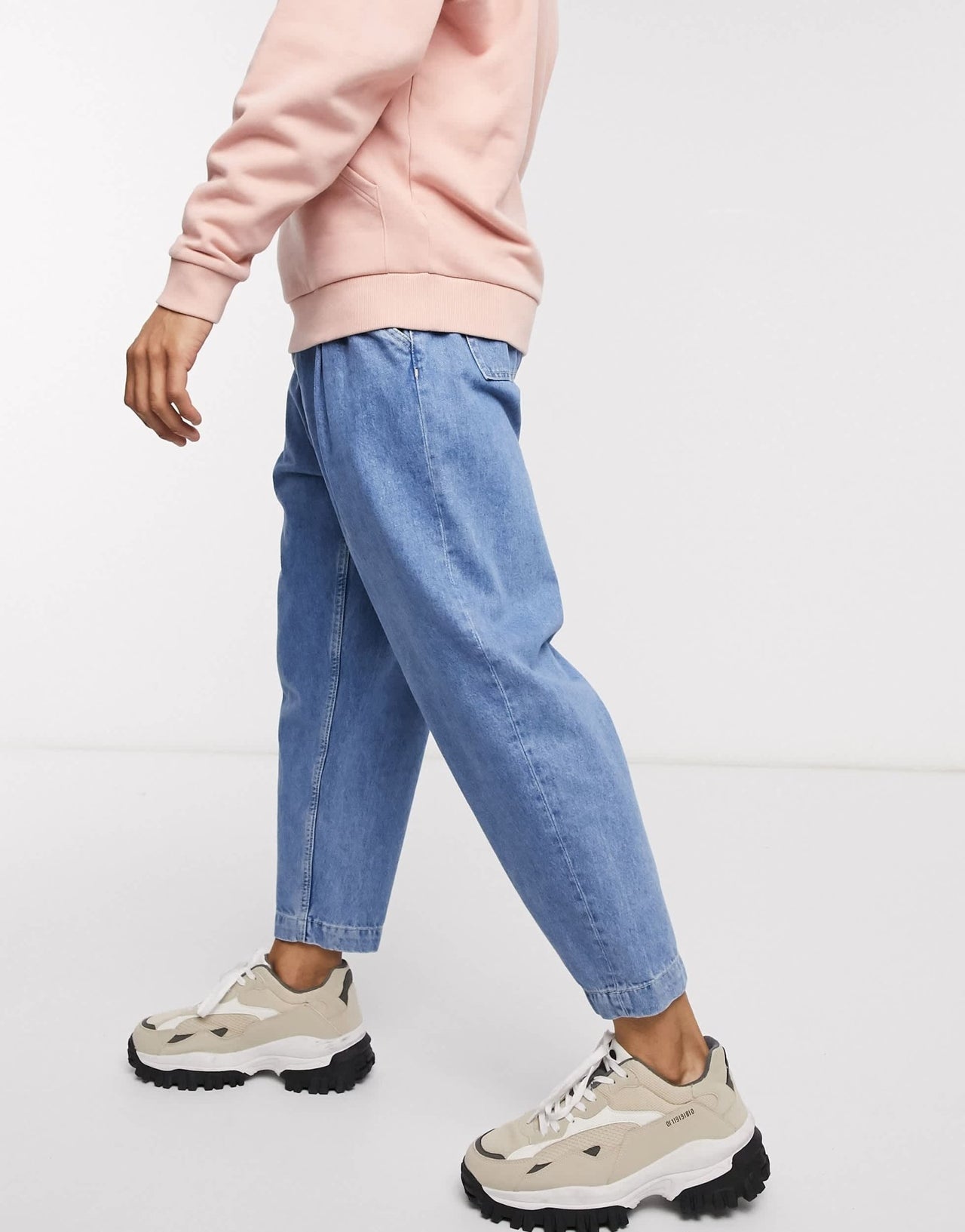 Bershka balloon fit jeans in light blue - ASOS Sample Sale