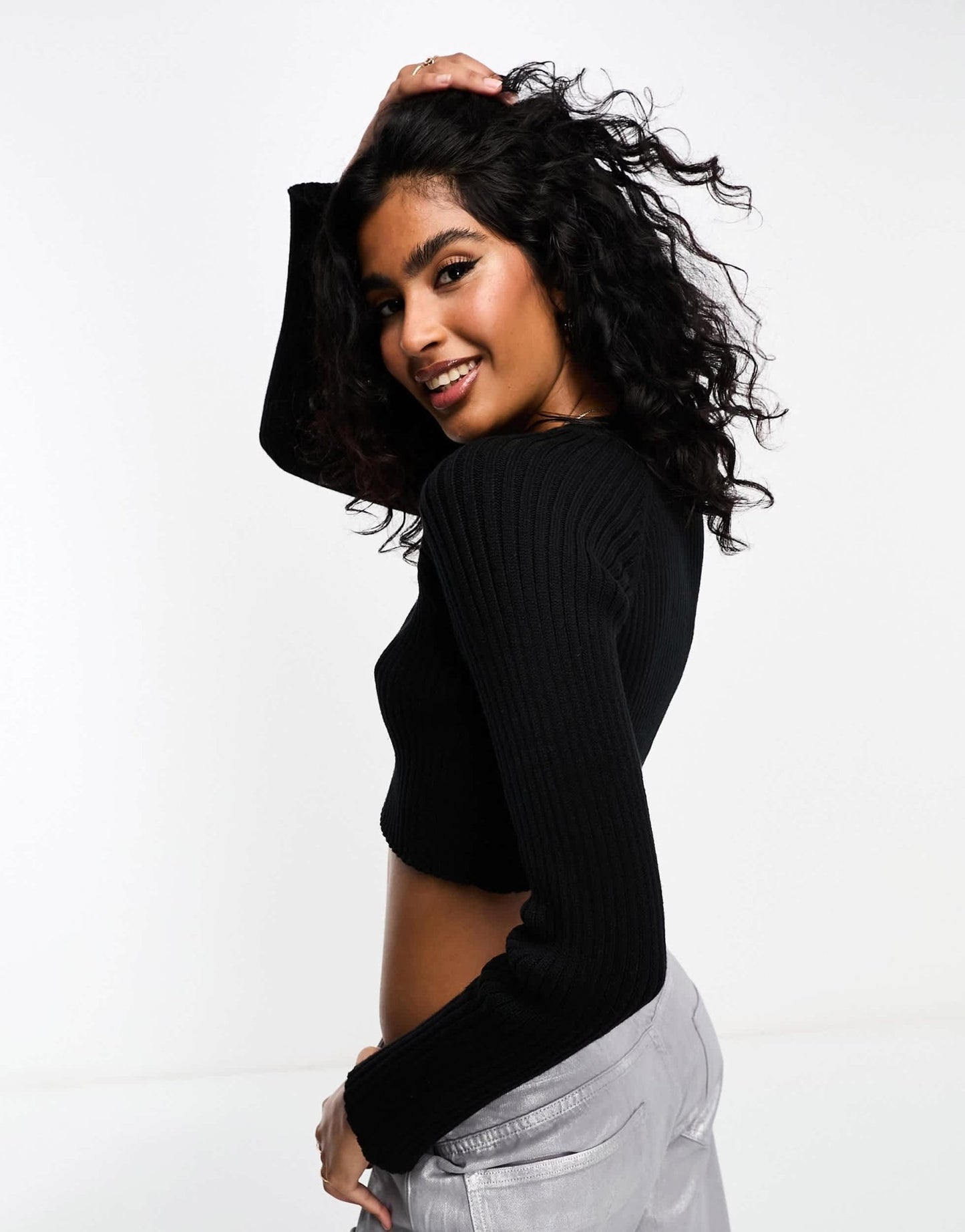 Bershka chunky crew neck jumper in black - ASOS Sample Sale