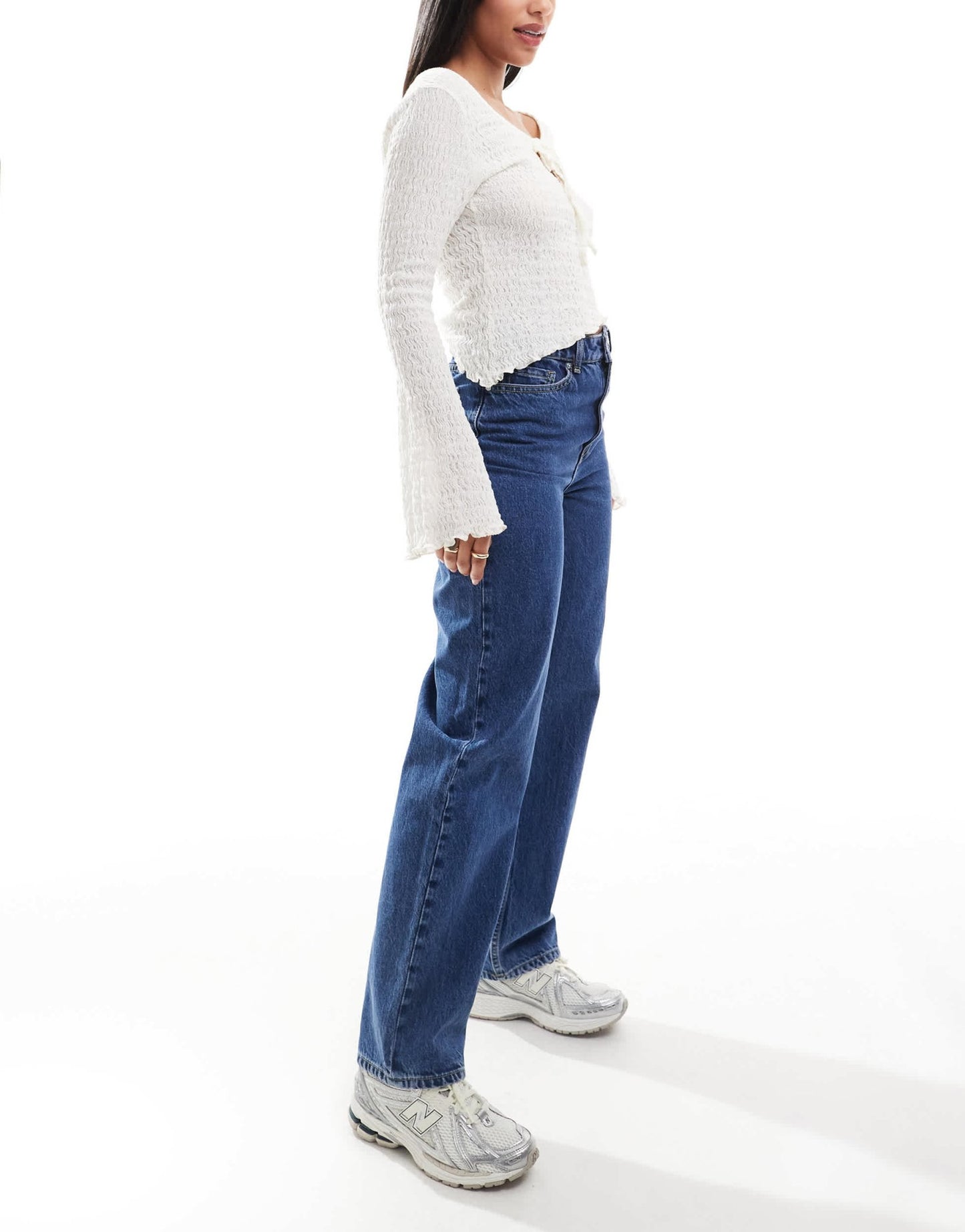 Bershka comfort fit mom jean in authentic blue - ASOS Sample Sale
