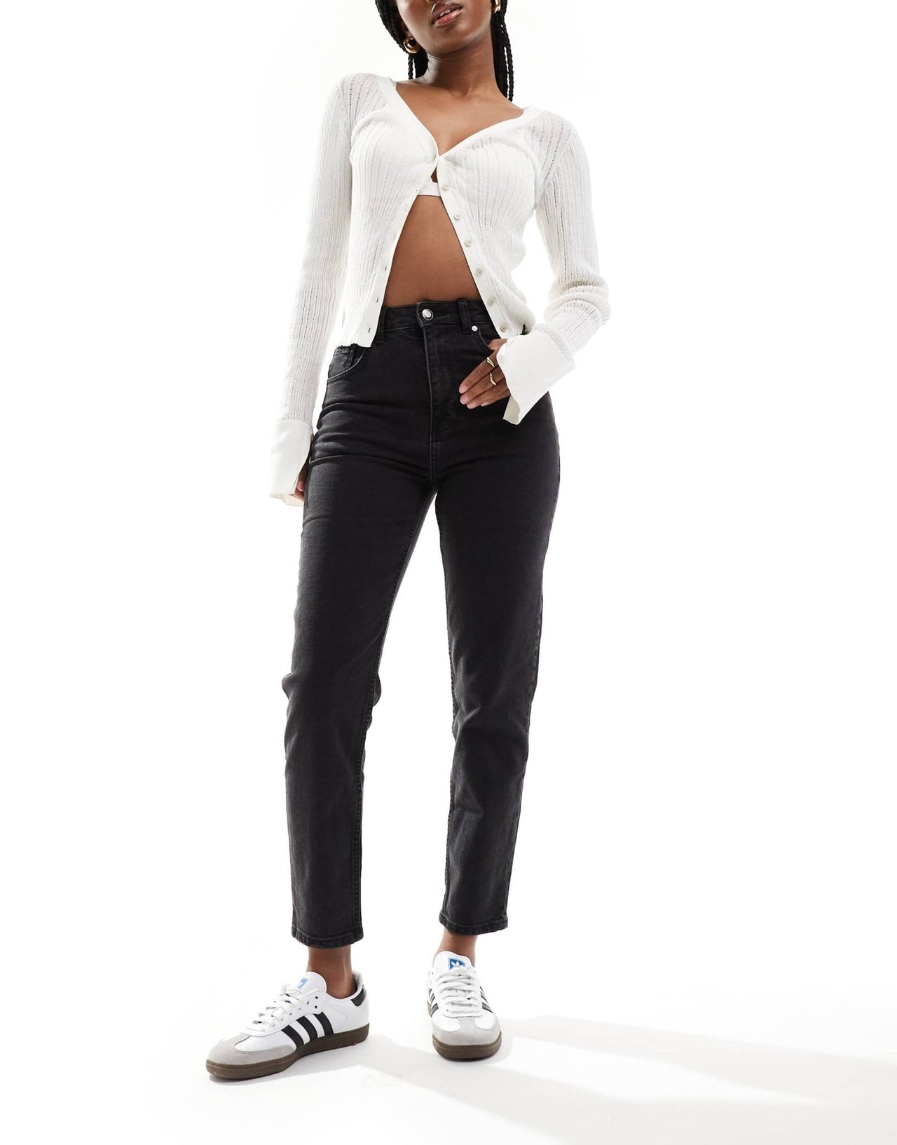 Bershka comfort fit mom jean in black - ASOS Sample Sale