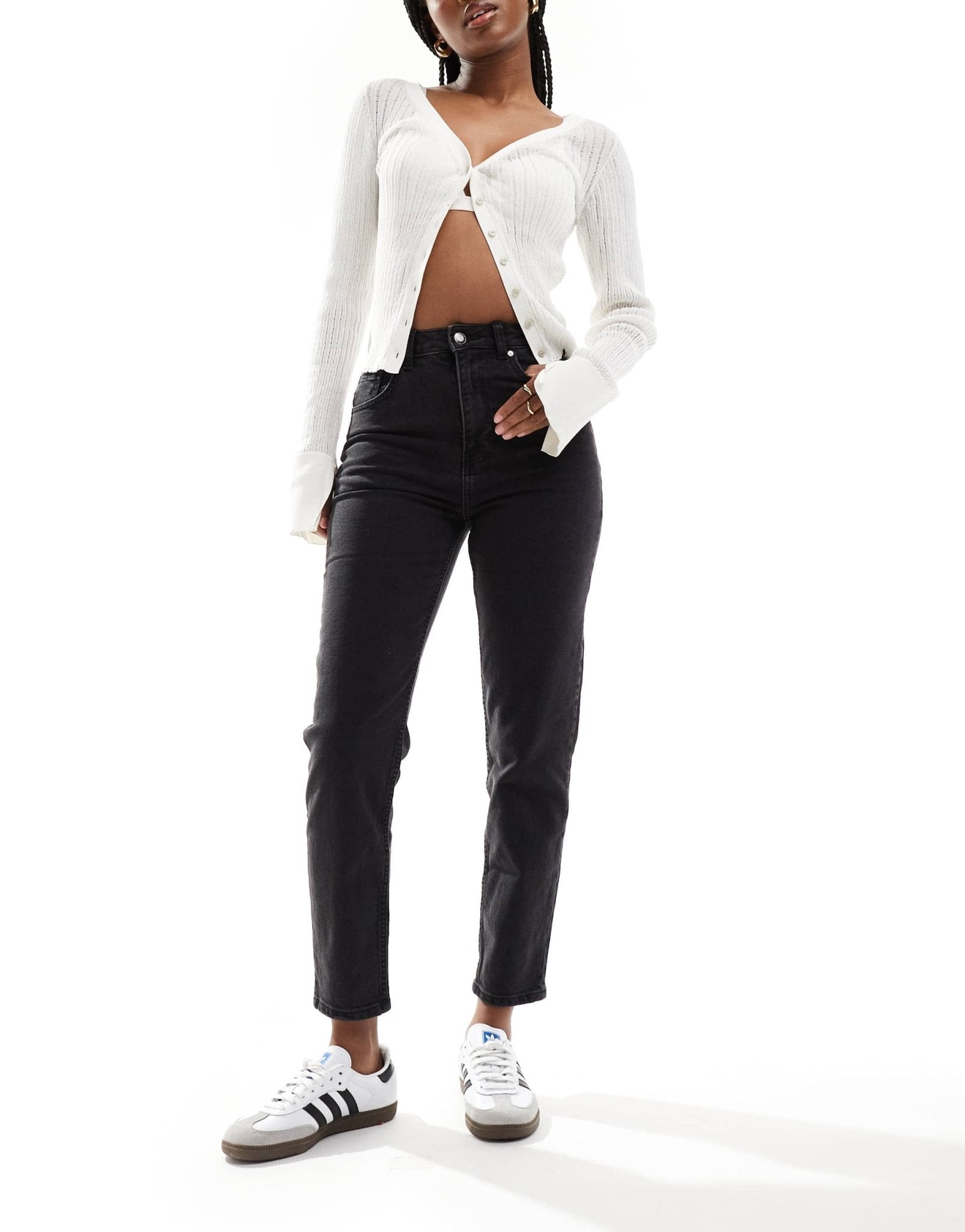 Bershka comfort fit mom jean in black - ASOS Sample Sale