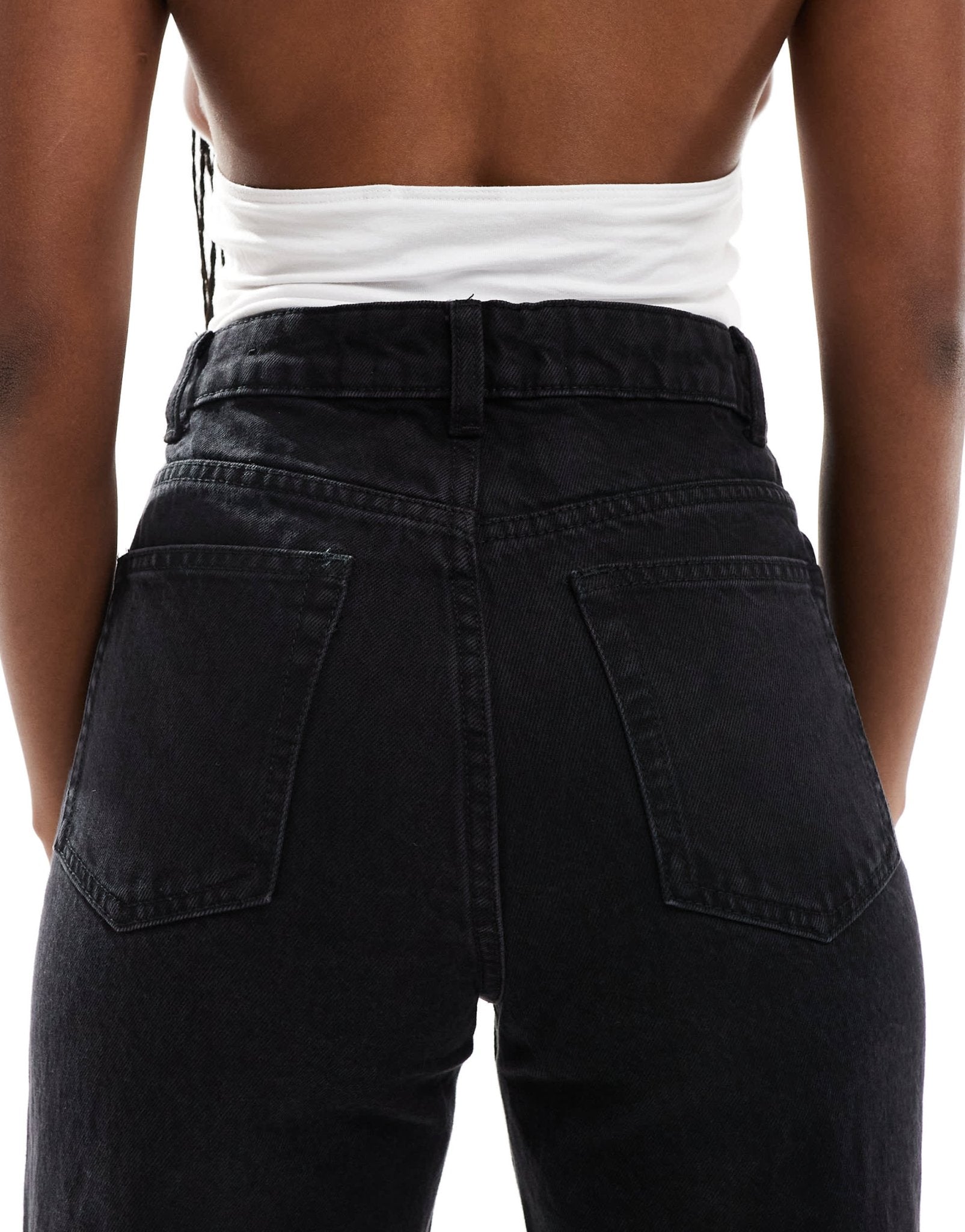 Bershka comfort fit mom jean in black - ASOS Sample Sale