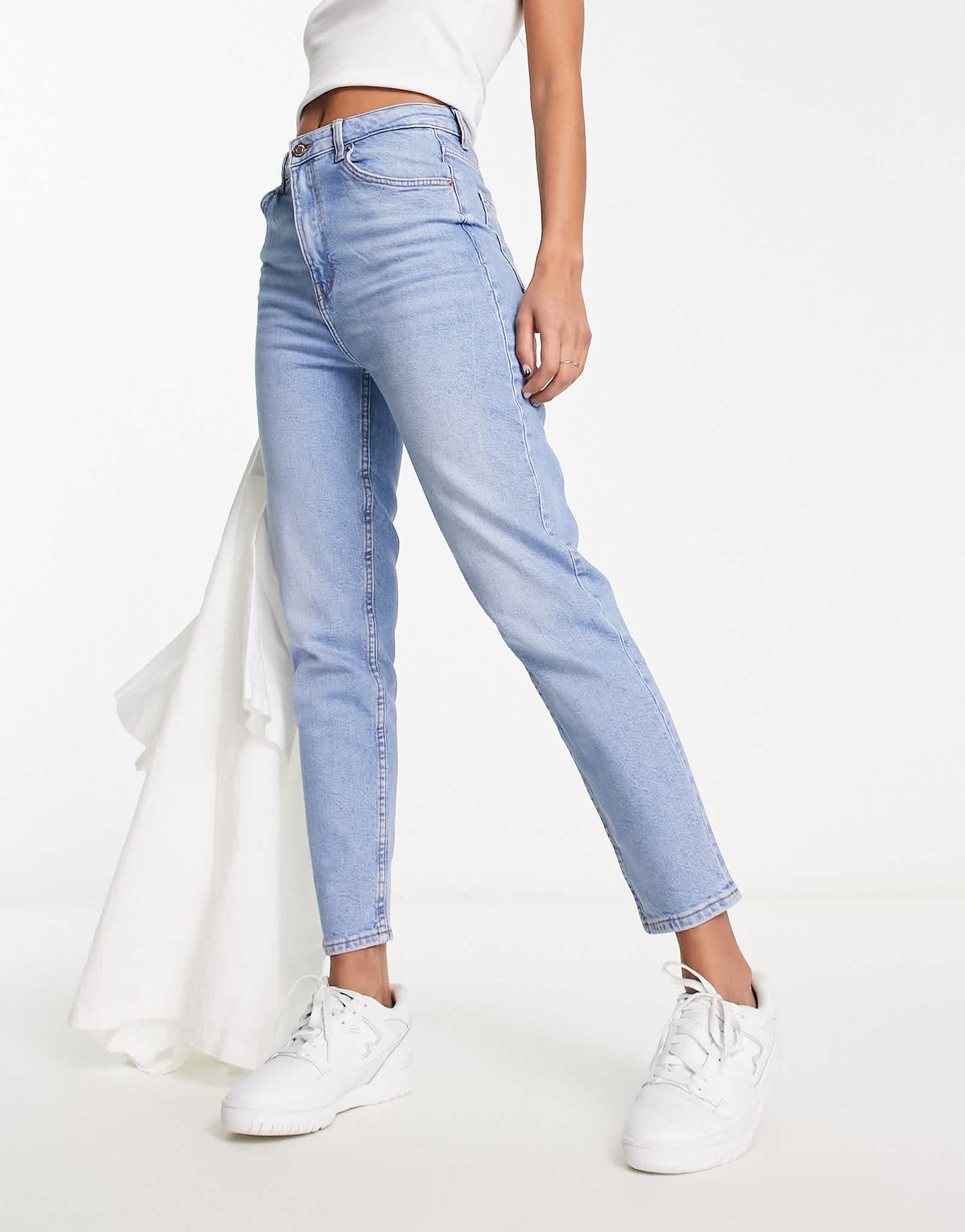 Bershka comfort fit mom jean in light blue - ASOS Sample Sale