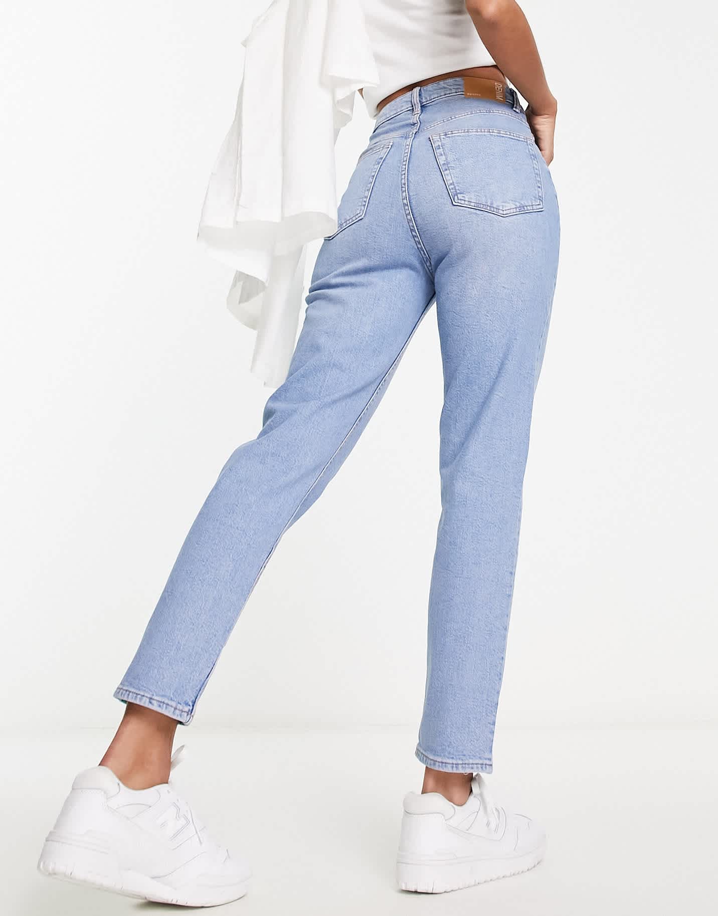 Bershka comfort fit mom jean in light blue - ASOS Sample Sale