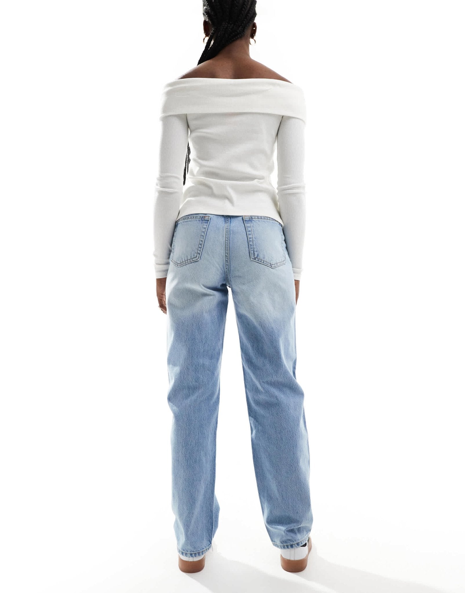 Bershka comfort fit mom jean in light blue wash - ASOS Sample Sale