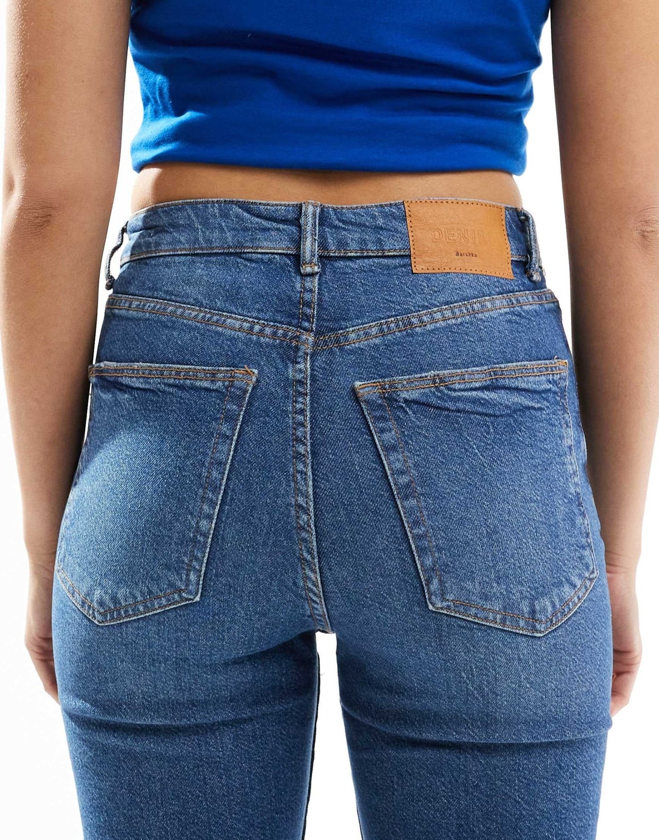 Bershka comfort fit mom jean in mid blue - ASOS Sample Sale