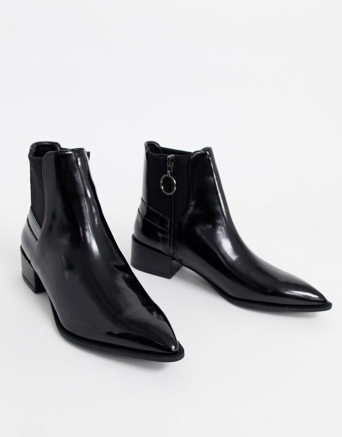 Bershka compact chelsea boot in black - ASOS Sample Sale