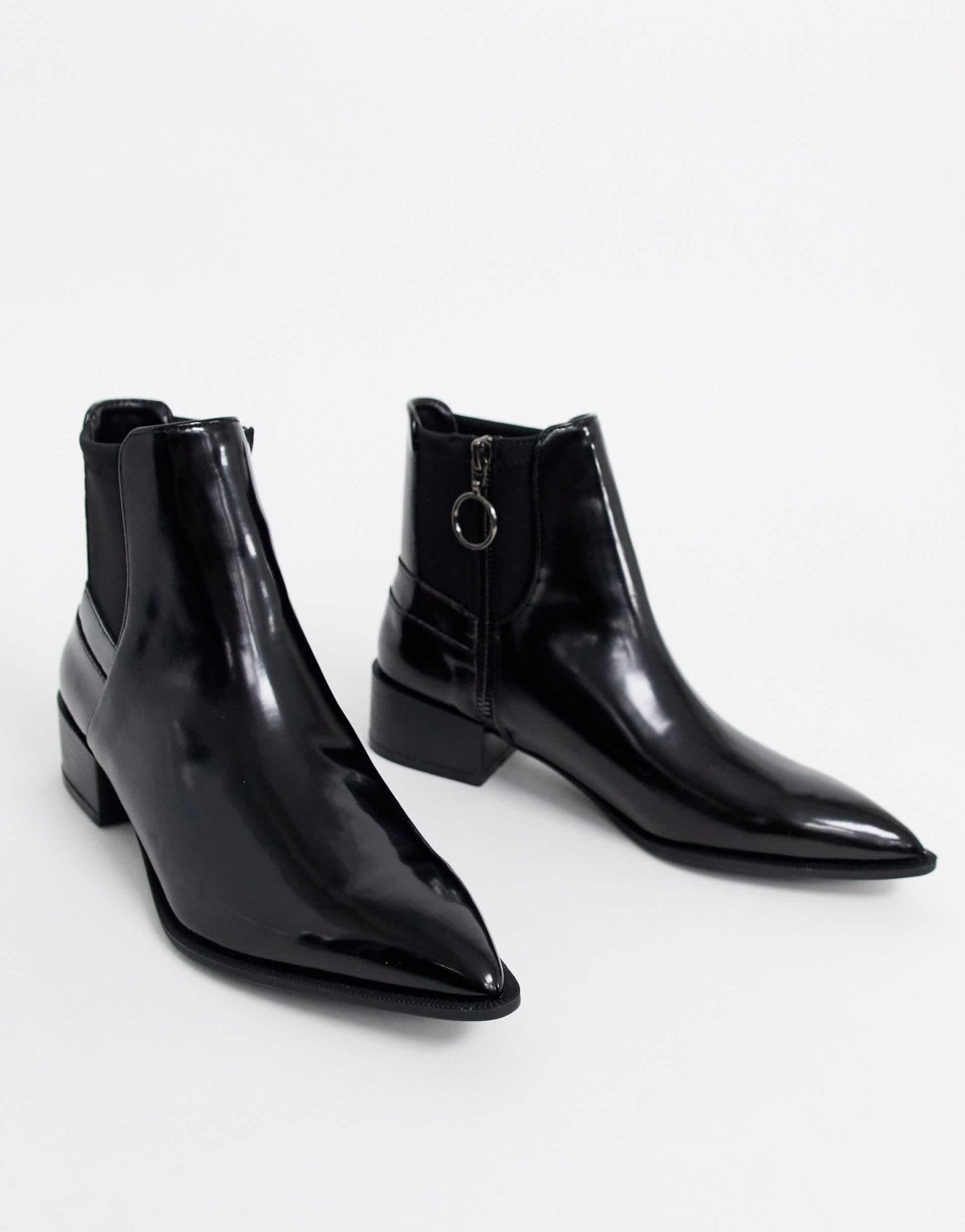 Bershka compact chelsea boot in black - ASOS Sample Sale