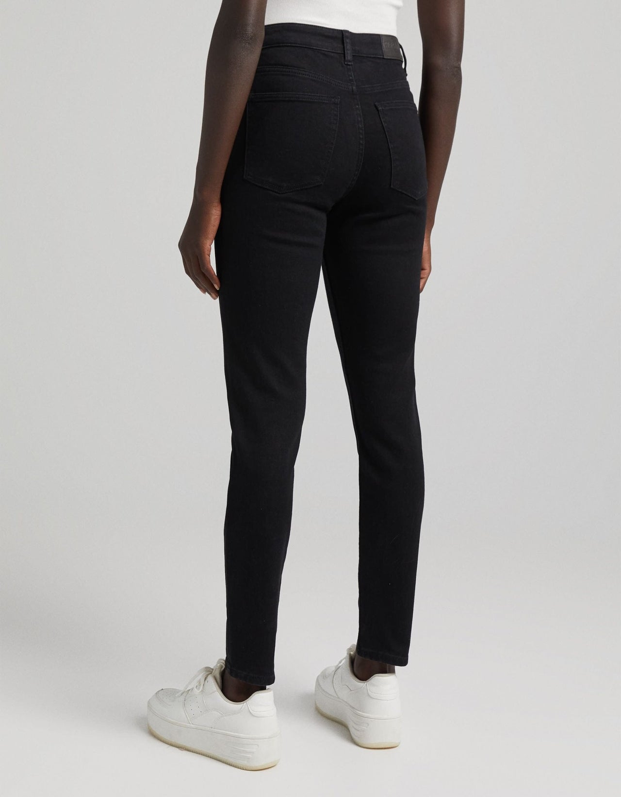Bershka high waist skinny jean in black - ASOS Sample Sale