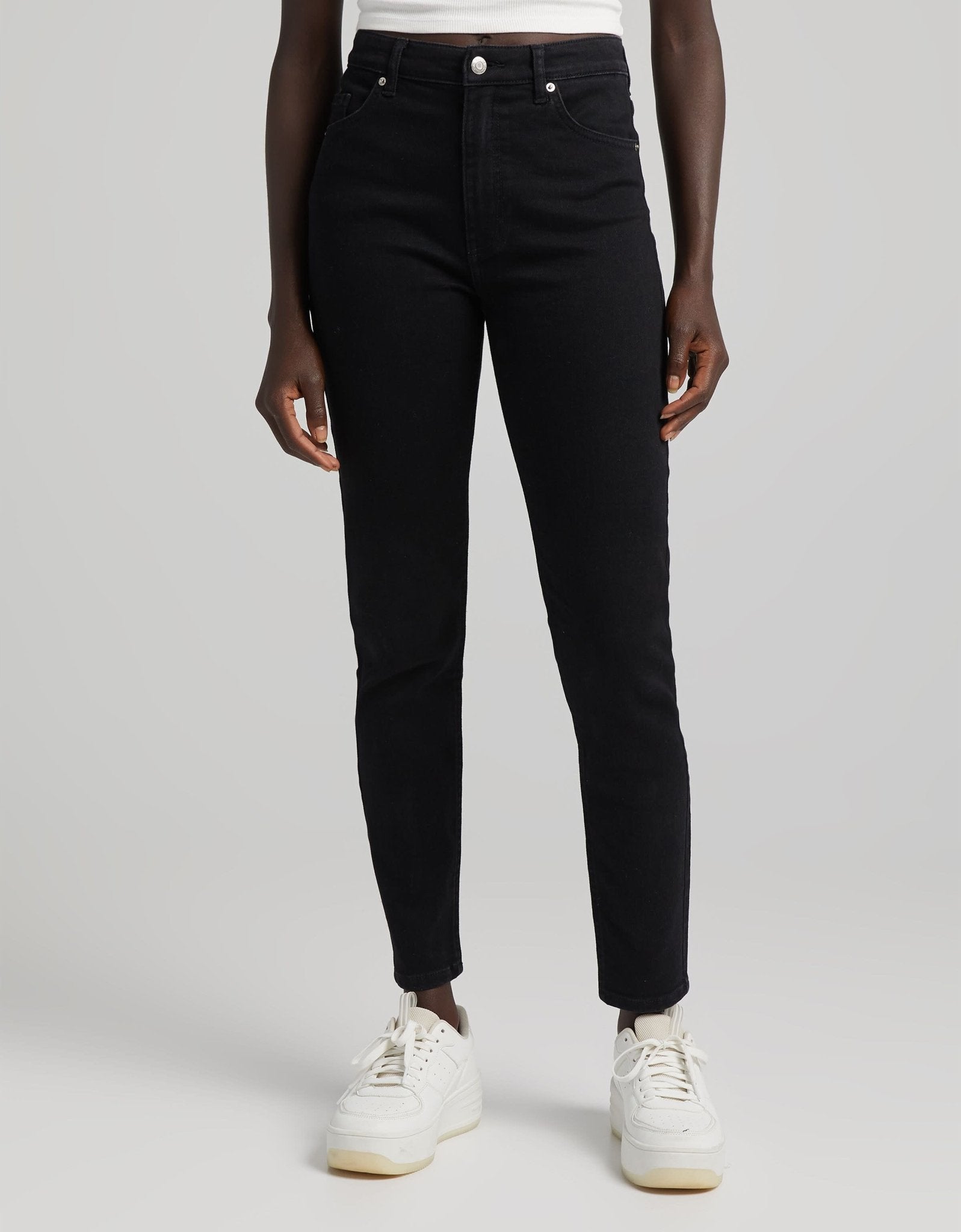 Bershka high waist skinny jean in black - ASOS Sample Sale