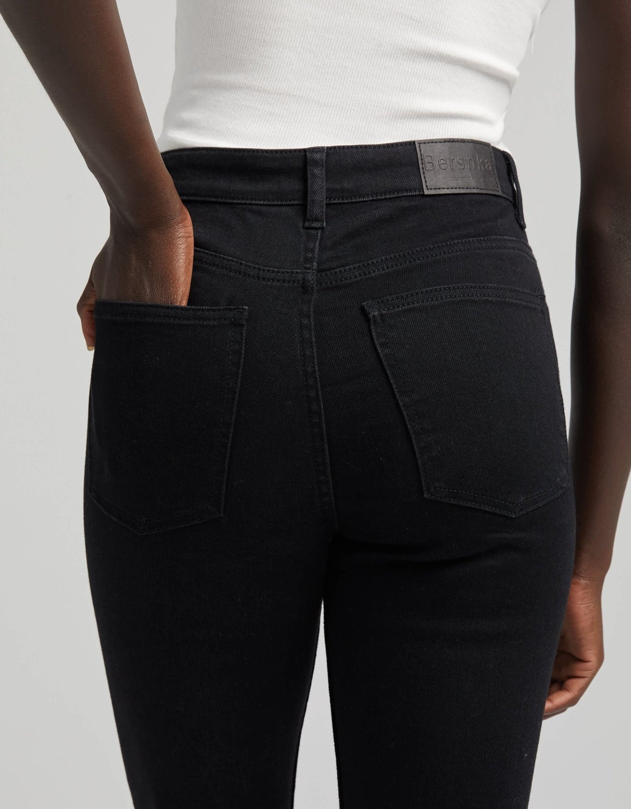 Bershka high waist skinny jean in black - ASOS Sample Sale