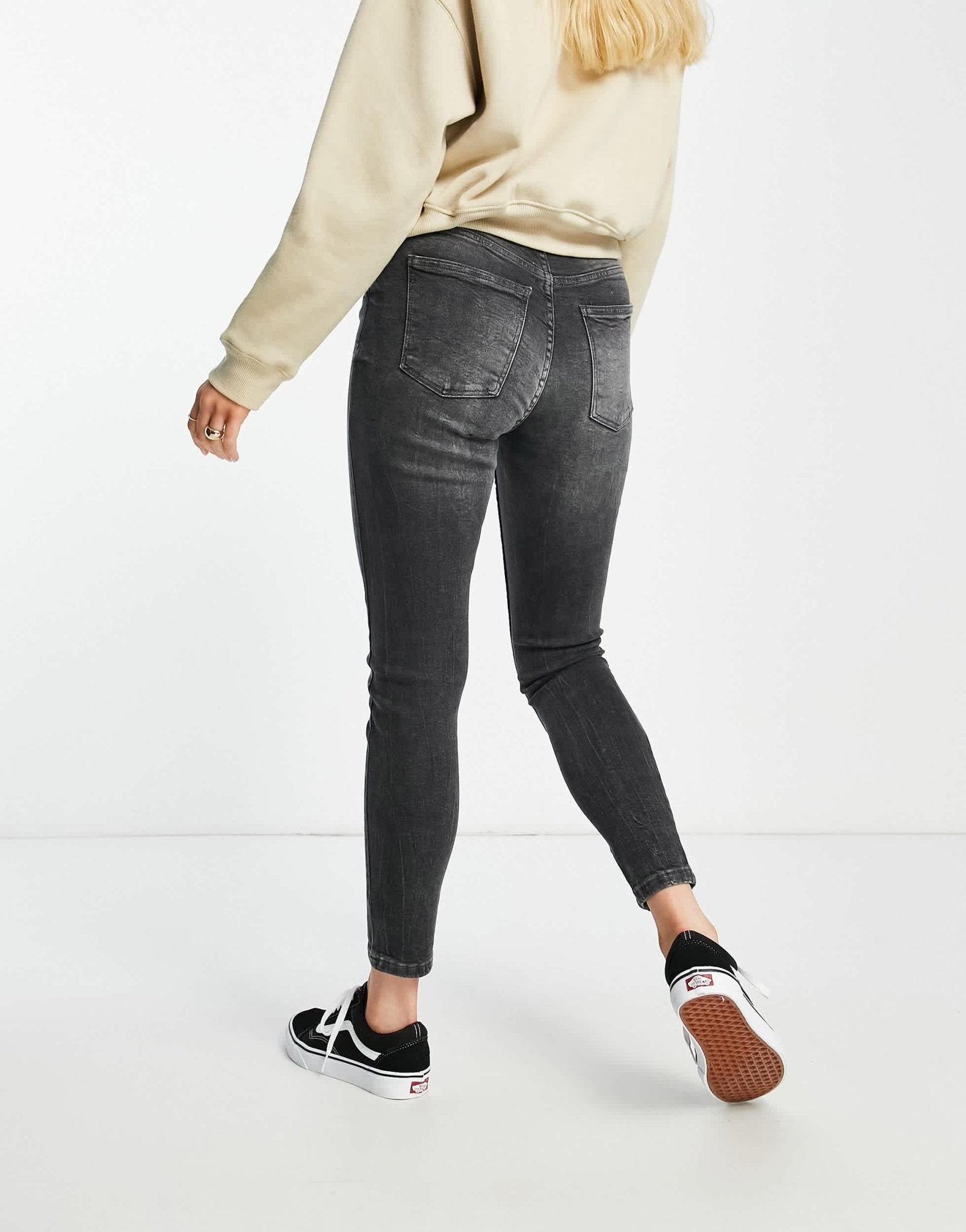 Bershka high waist skinny jean in grey - ASOS Sample Sale