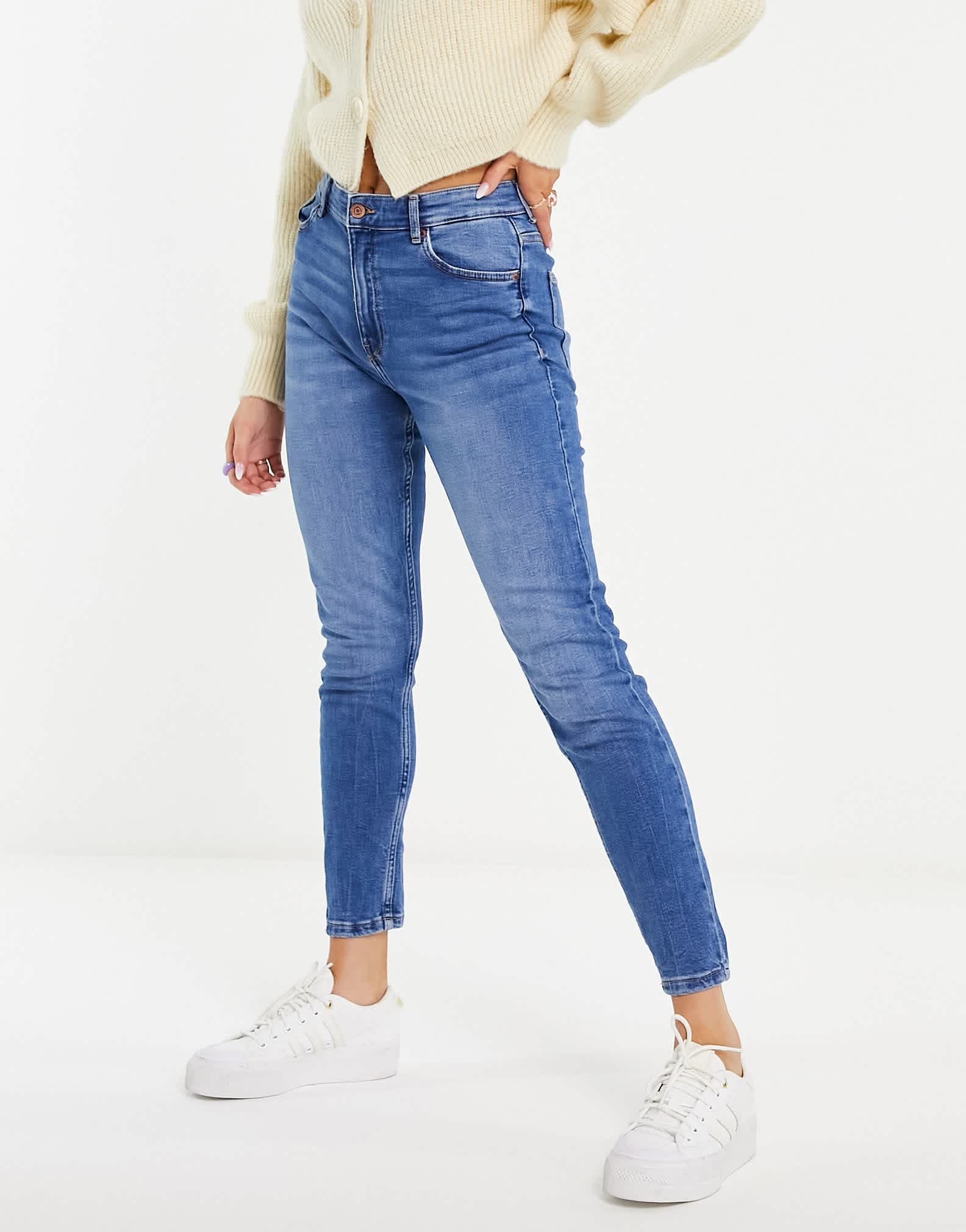 Bershka high waist skinny jean in medium blue - ASOS Sample Sale