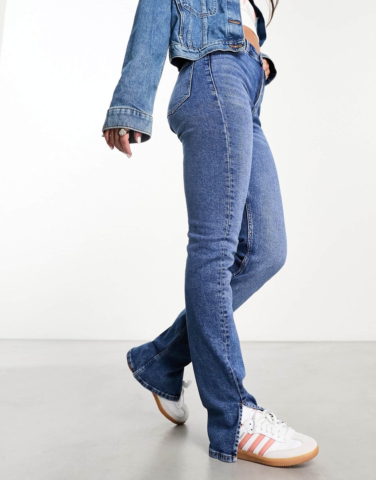 Bershka high waisted bootcut jeans in dark wash blue - ASOS Sample Sale