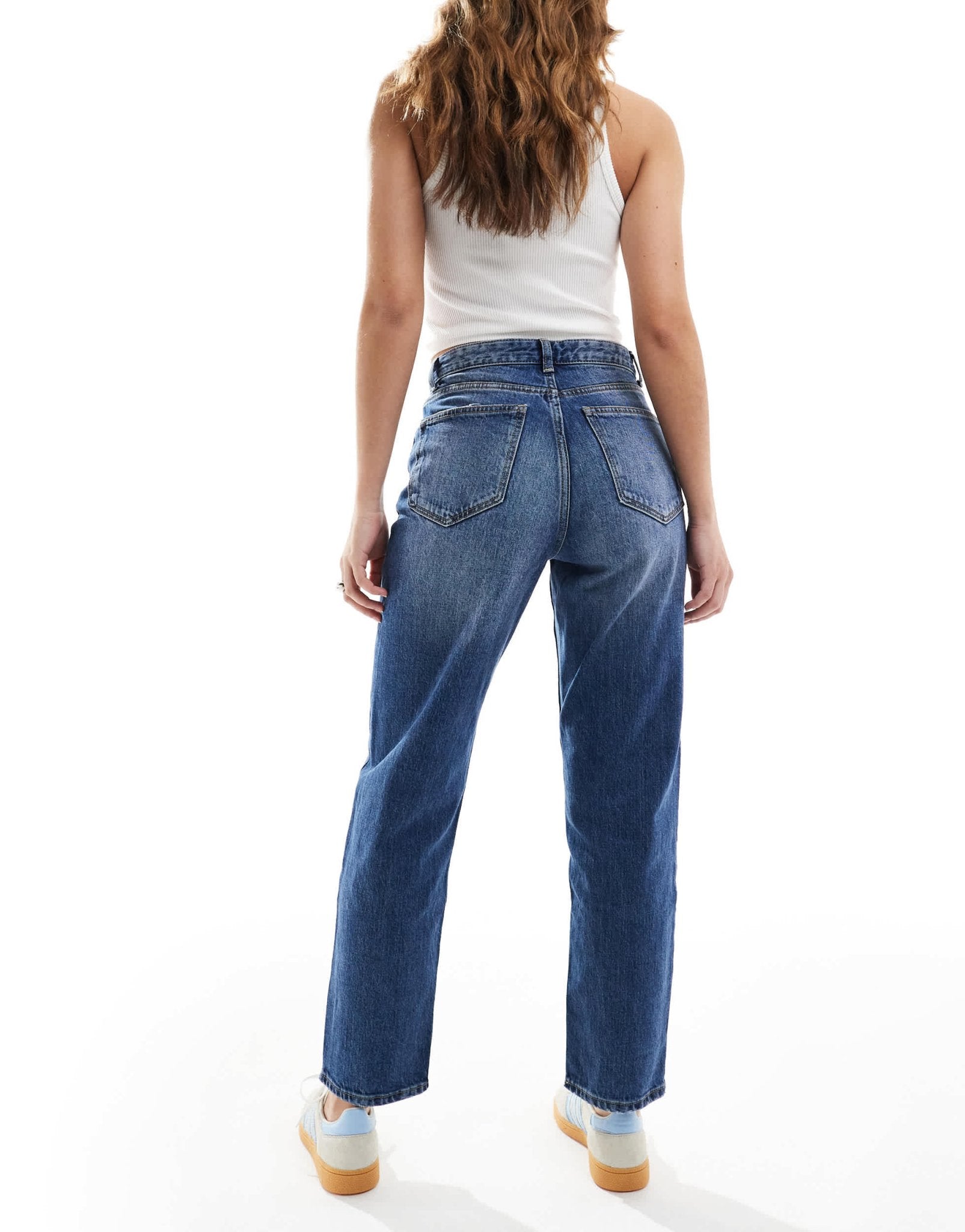 Bershka high waisted ultra comfort fit mom jeans in authentic blue - ASOS Sample Sale