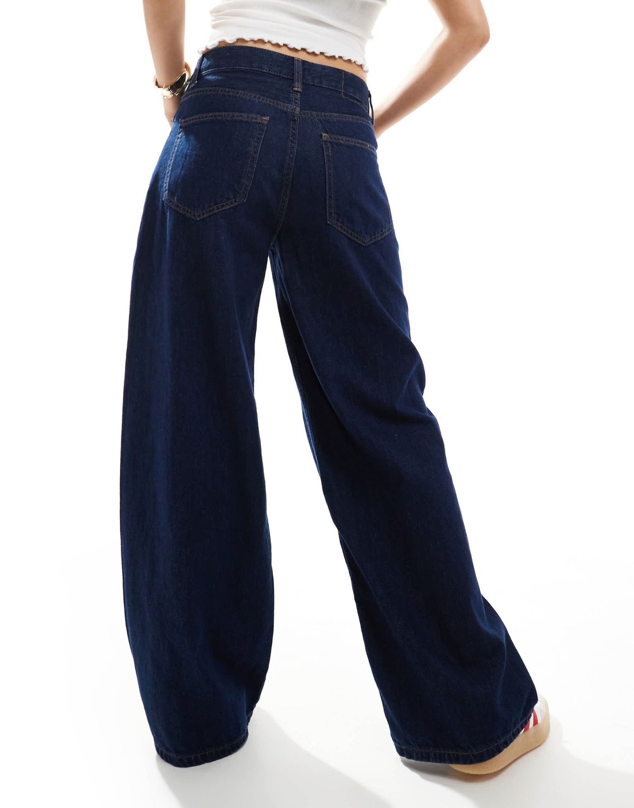Bershka high waisted wide leg jeans in authentic indigo wash - ASOS Sample Sale
