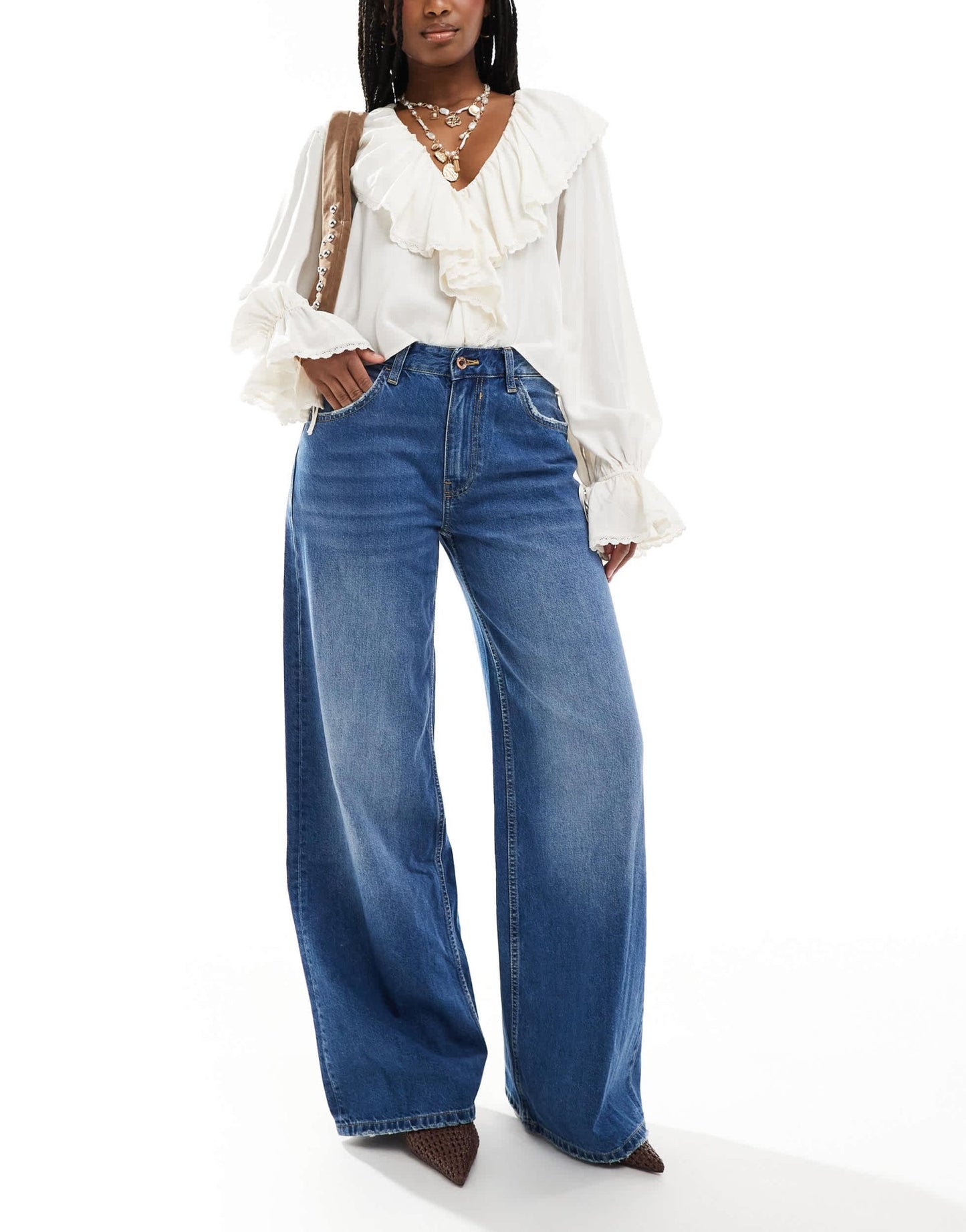 Bershka high waisted wide leg jeans in indigo wash - ASOS Sample Sale