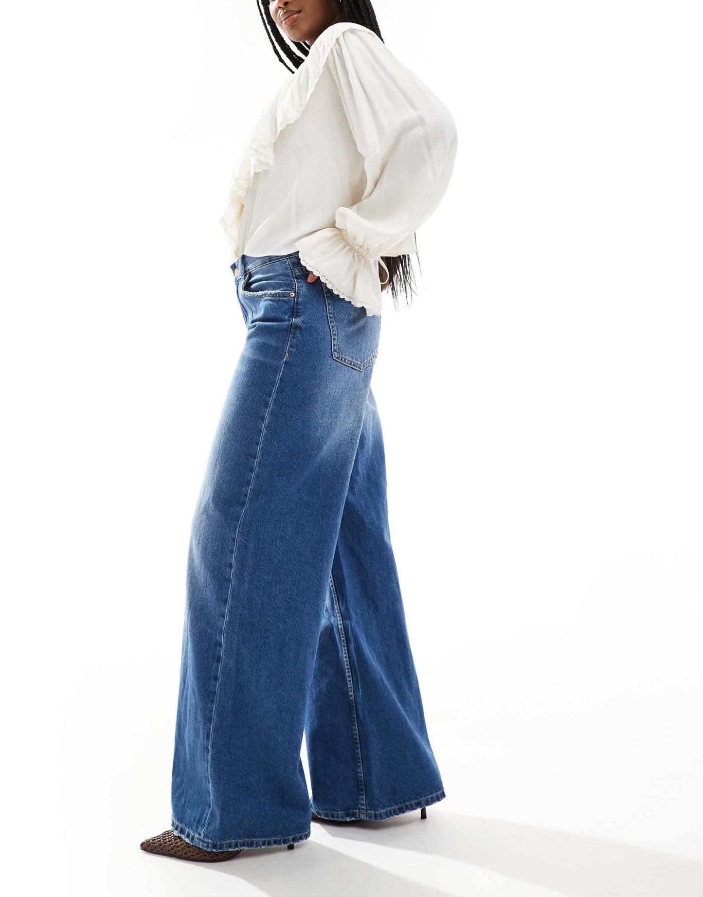 Bershka high waisted wide leg jeans in indigo wash - ASOS Sample Sale