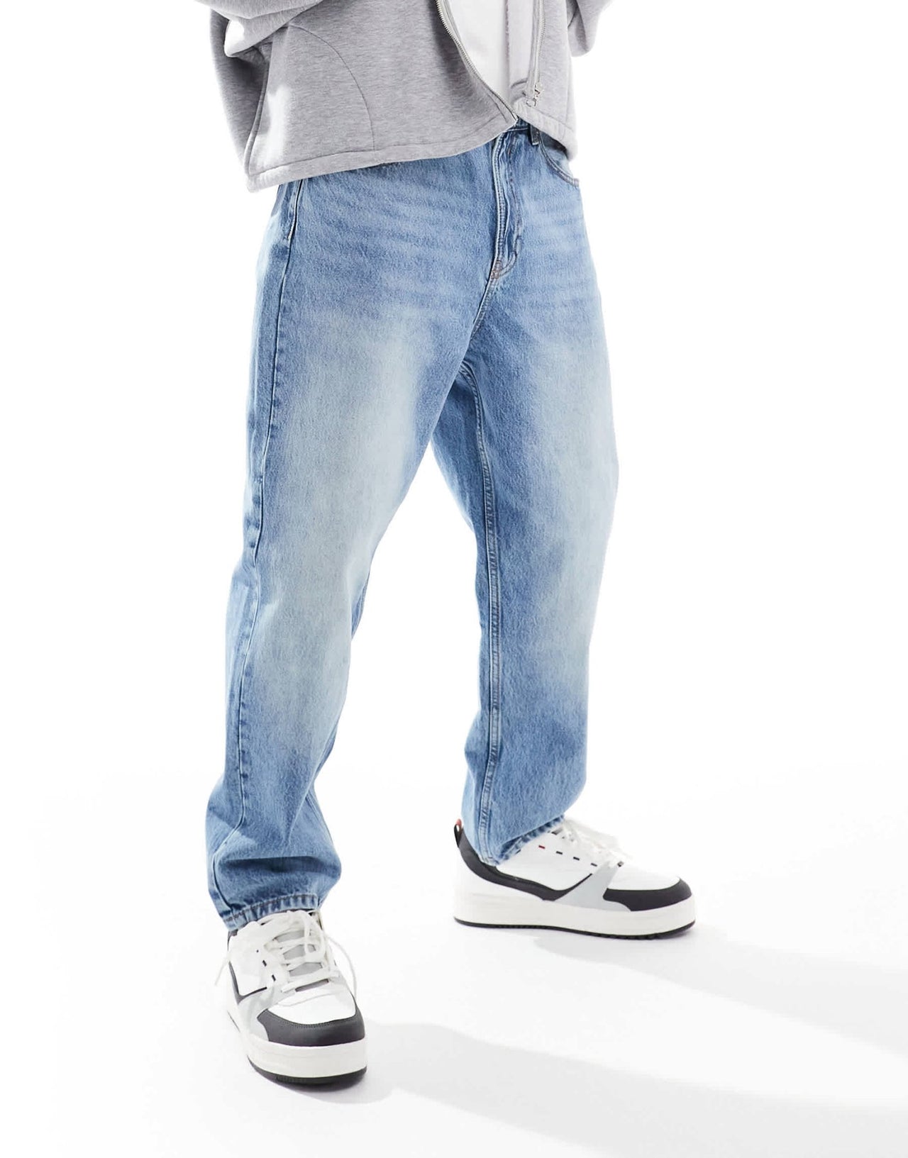 Bershka loose fit jeans in mid wash blue - ASOS Sample Sale
