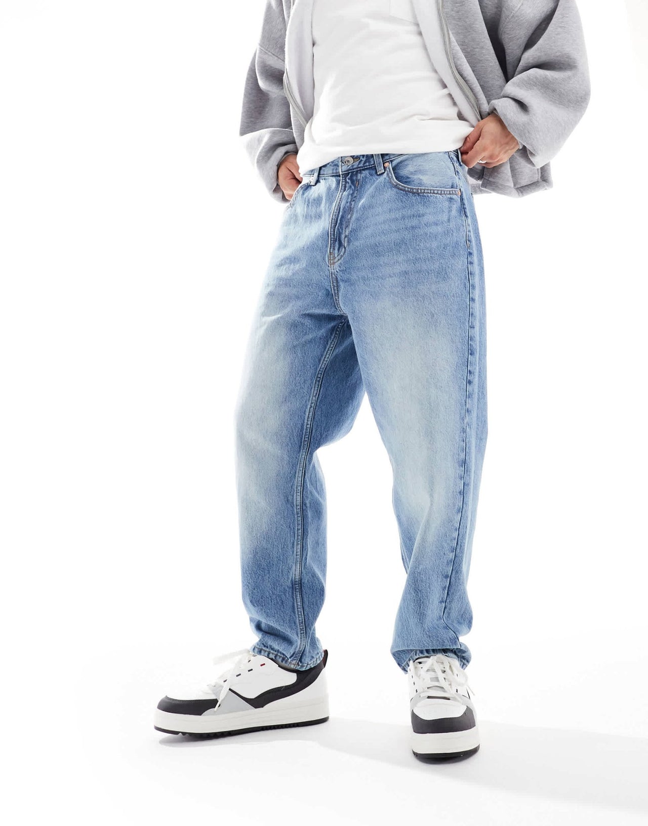 Bershka loose fit jeans in mid wash blue - ASOS Sample Sale