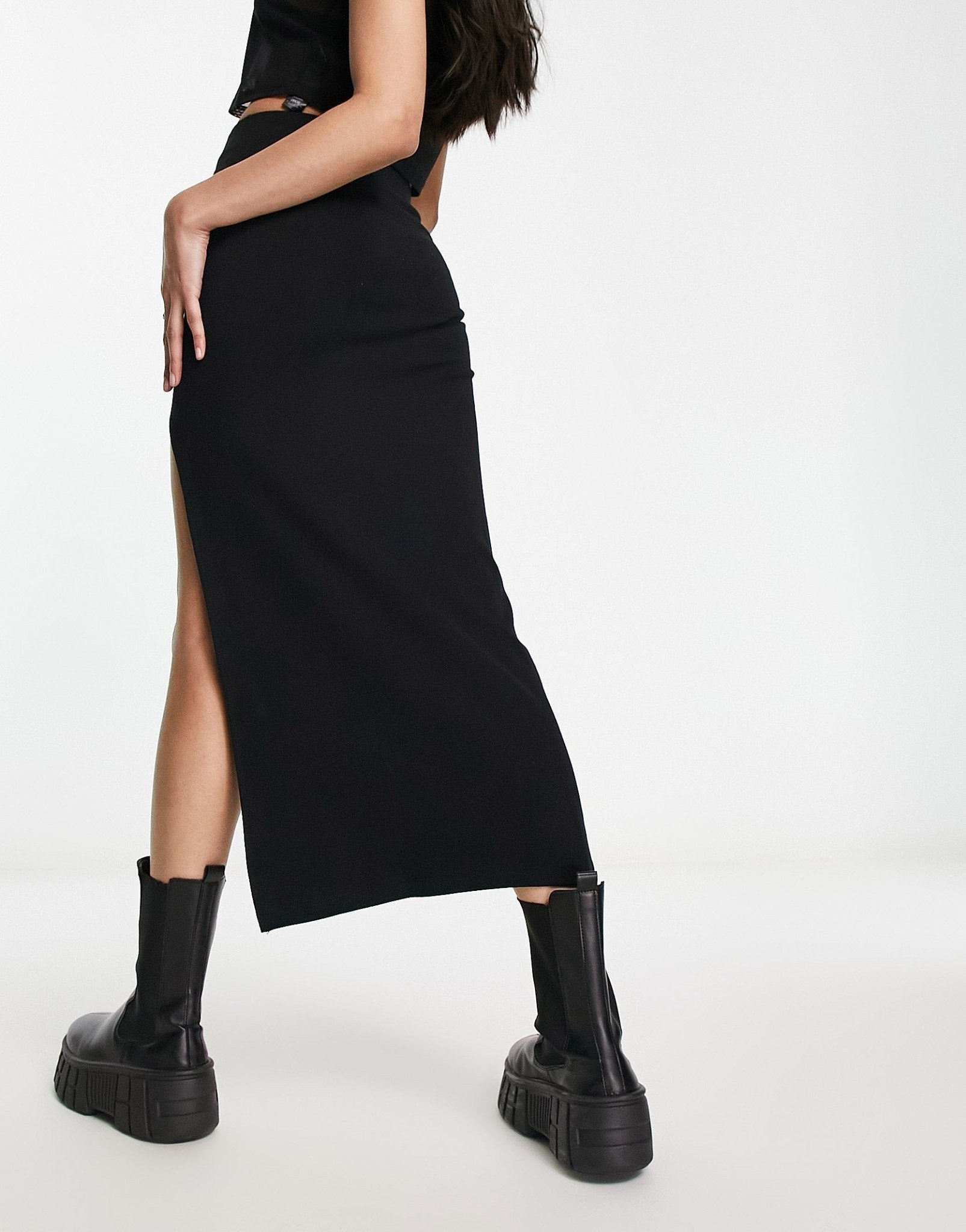 Bershka midi skirt with front slit in black - ASOS Sample Sale