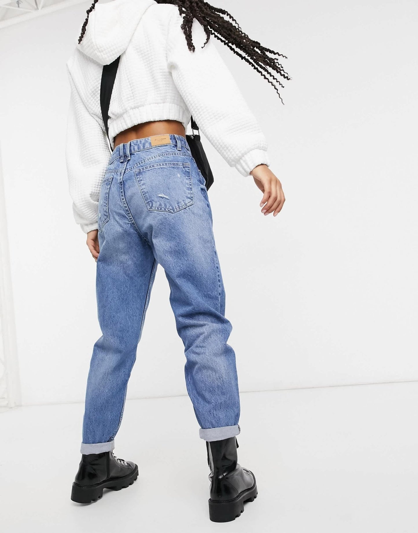 Bershka mom jean in light blue - ASOS Sample Sale