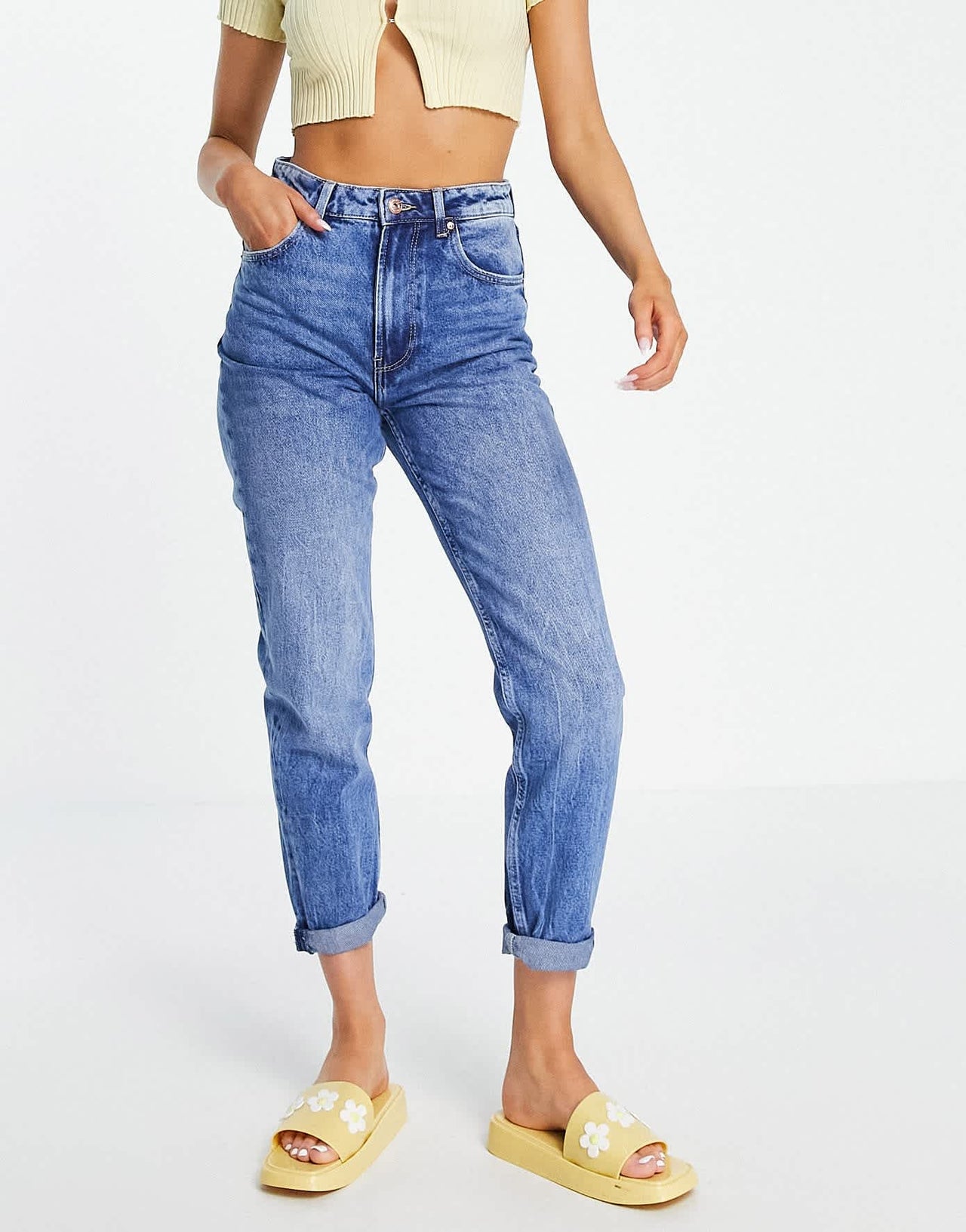 Bershka mom jean in vintage blue - ASOS Sample Sale