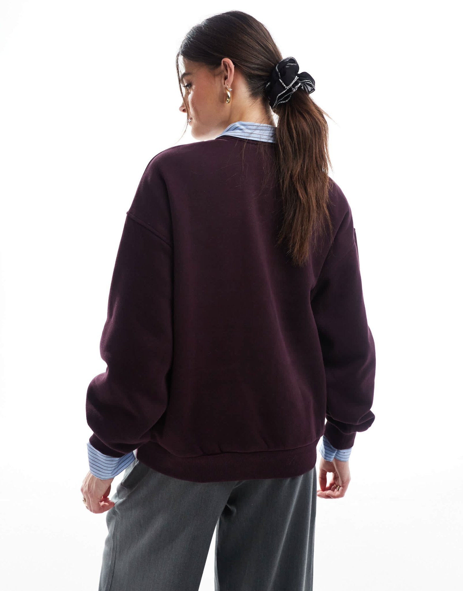 Bershka oversized sweatshirt in burgundy - ASOS Sample Sale