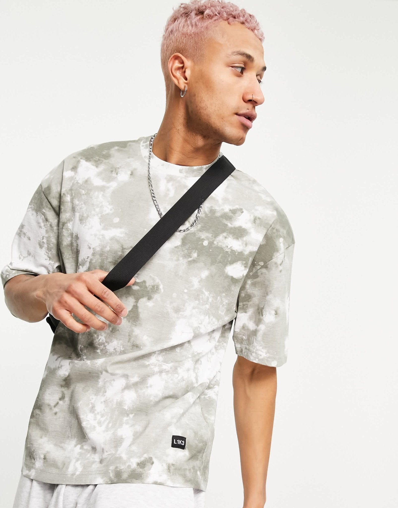 Bershka oversized t-shirt in green tie dye - ASOS Sample Sale