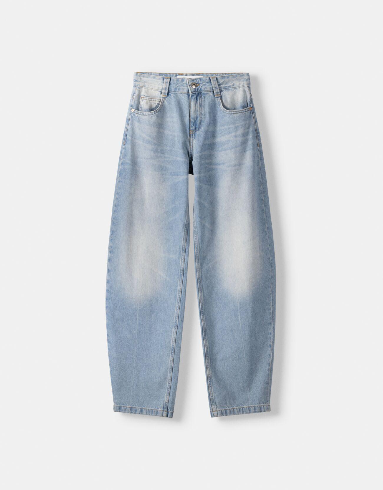 Bershka petite balloon jeans in mid wash - ASOS Sample Sale