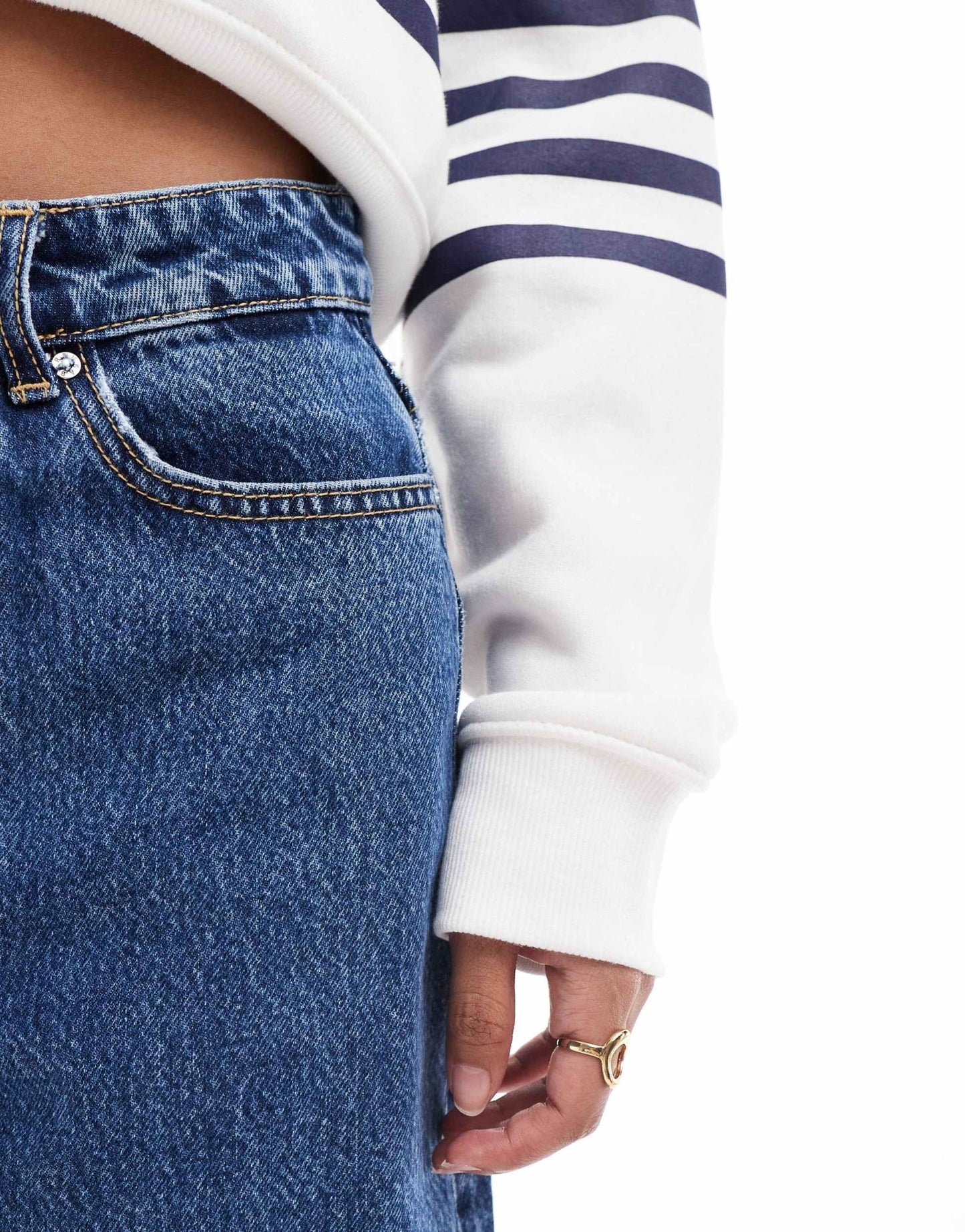 Bershka Petite comfort fit mom jean in mid blue - ASOS Sample Sale