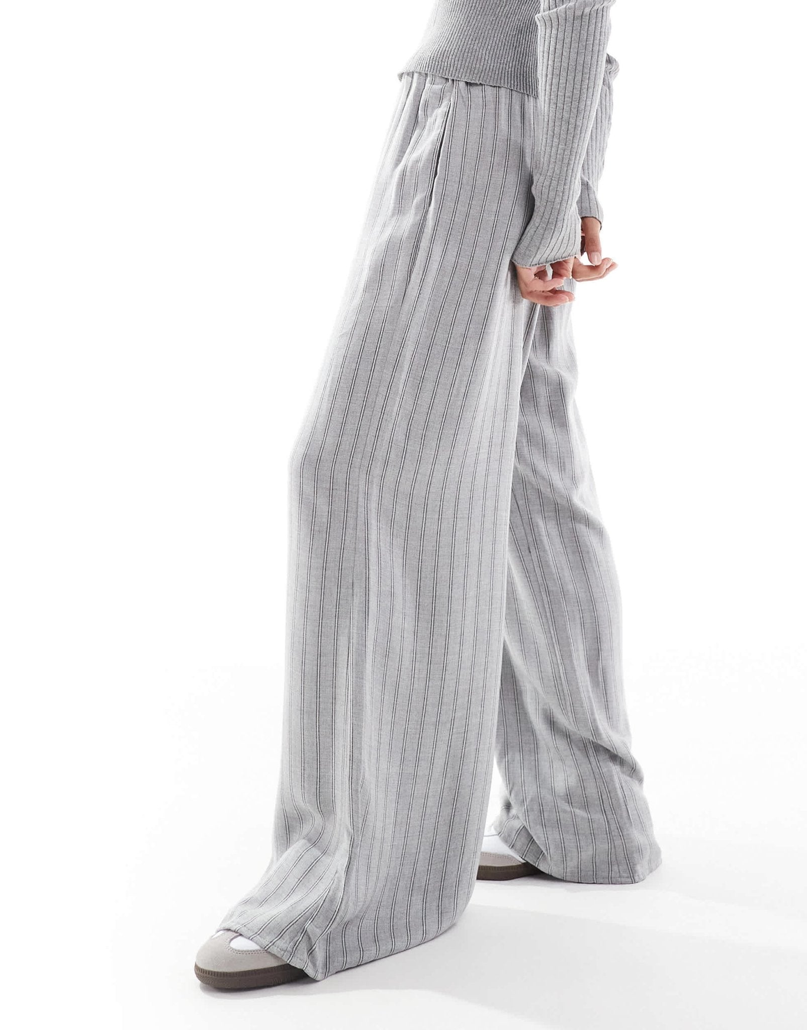 Bershka Petite drawstring waist wide leg trousers in grey - ASOS Sample Sale