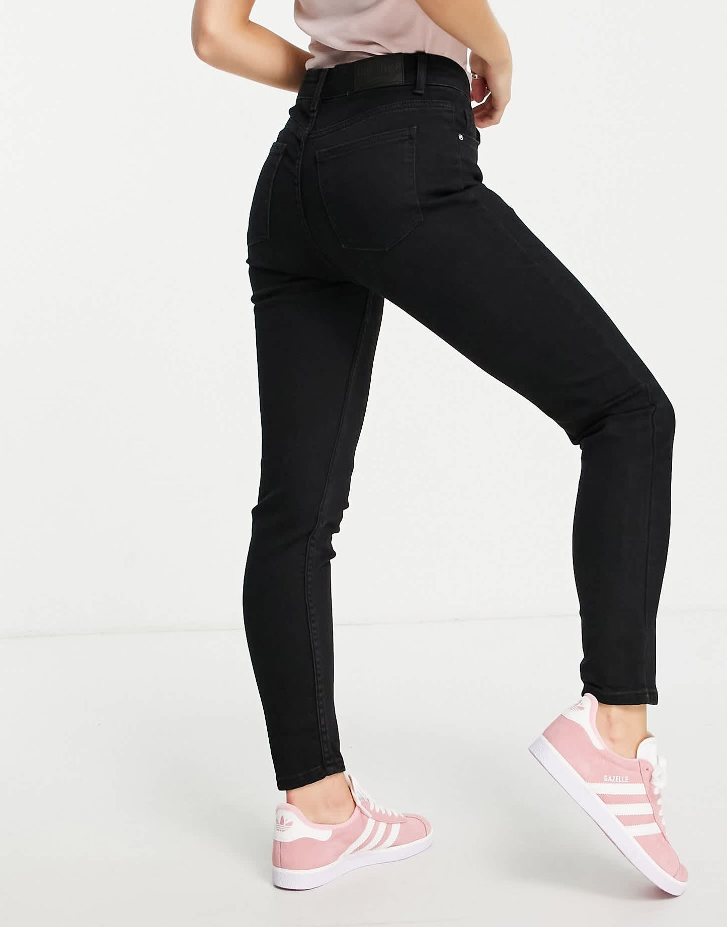 Bershka Petite high waist skinny jean in black - ASOS Sample Sale