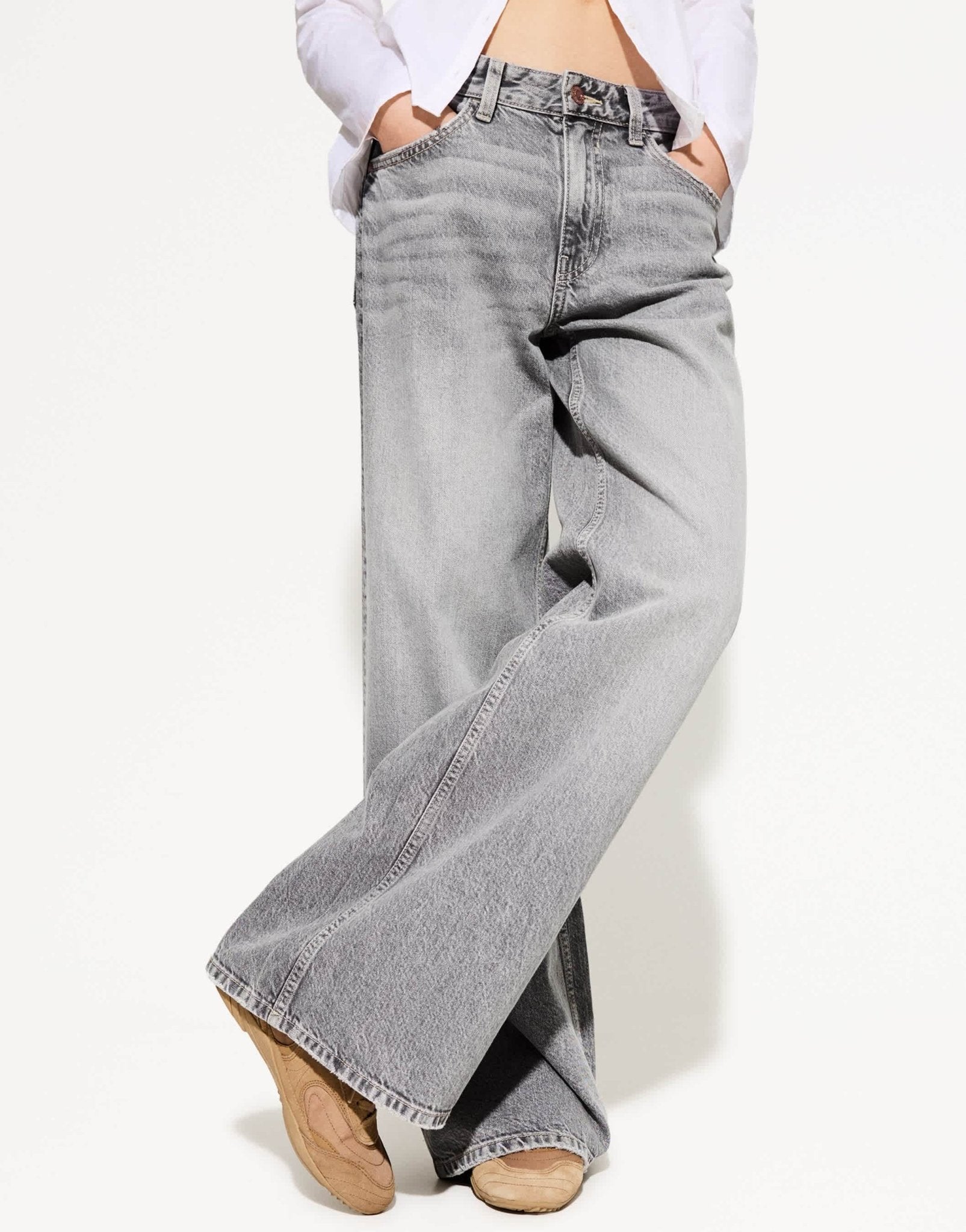 Bershka petite high waisted wide leg jeans in grey - ASOS Sample Sale