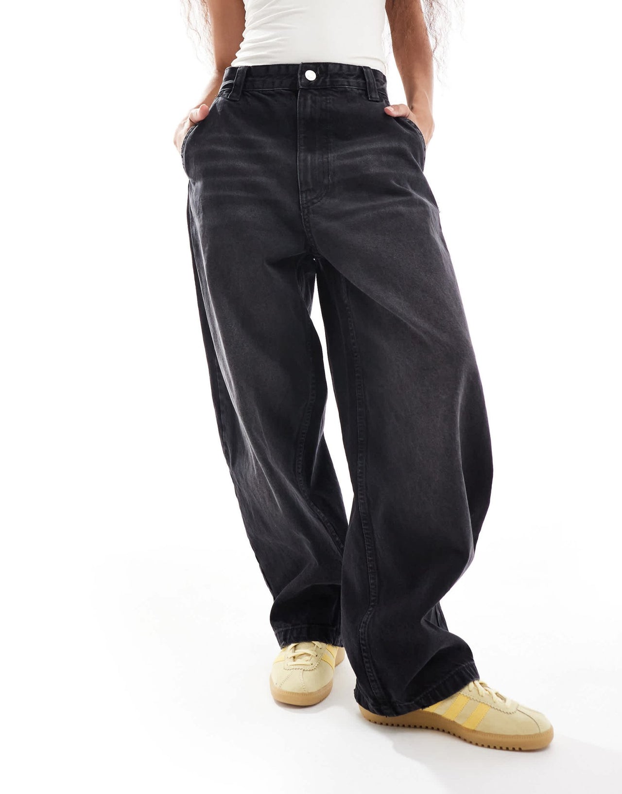 Bershka Petite skater jeans in black - ASOS Sample Sale
