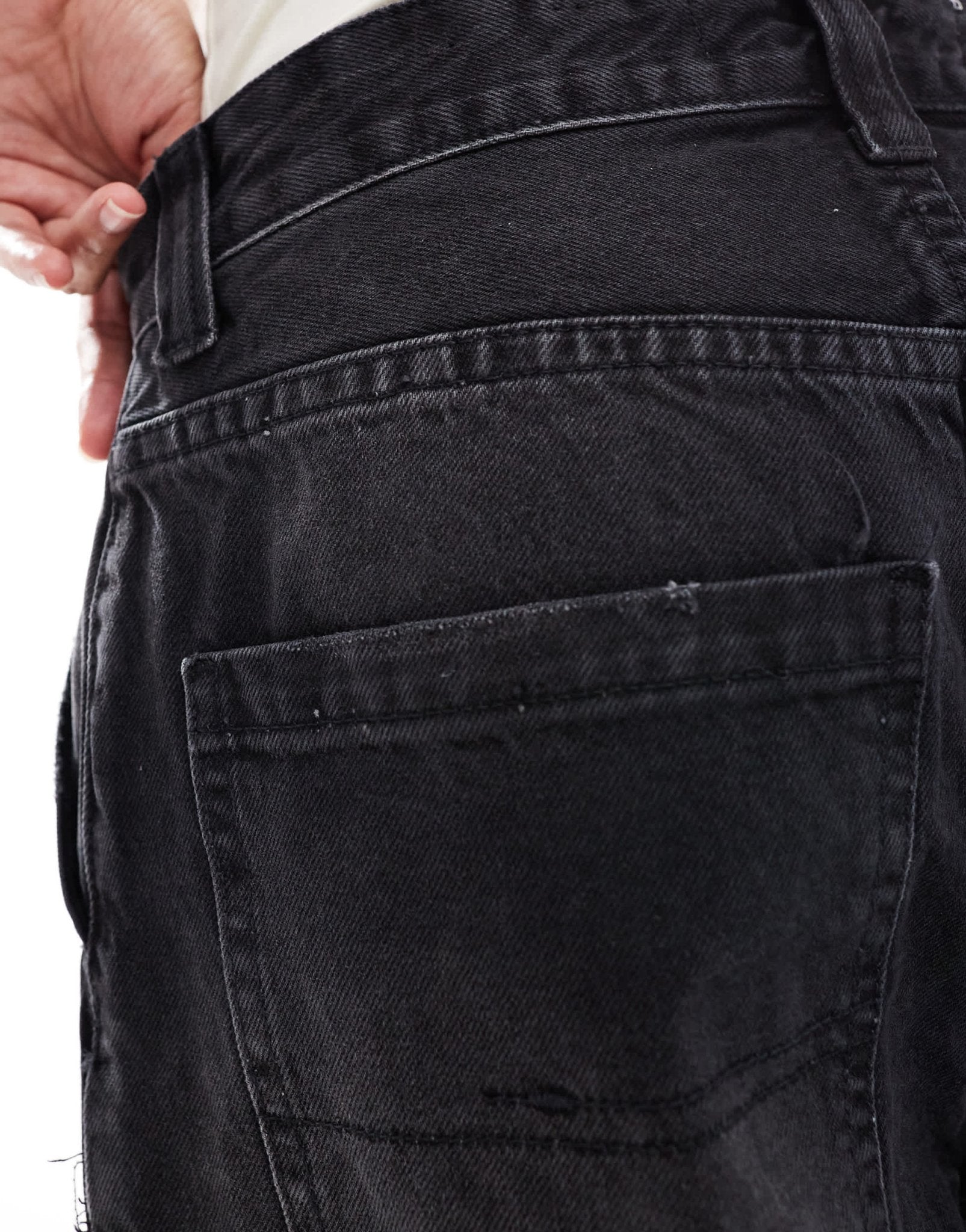 Bershka Petite skater jeans in black - ASOS Sample Sale